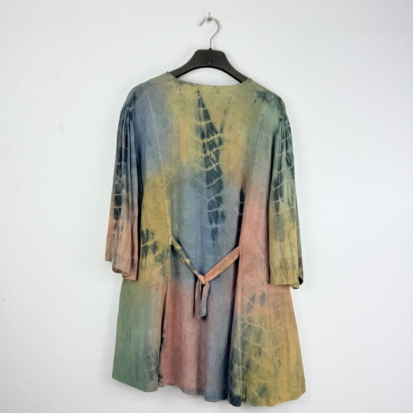 Kuratierter Vintage Onlineshop nachhaltige Secondhand Kleidung online kaufen, Online Shop Vintage, Vintage Online Shop, Second Hand Online Shop, gebraucht, zweite Hand, reused, preloved, Y2K, thriftshop, thriftstore, thrifting, thrift shop, thrift store, Boho, Festival, Flowy