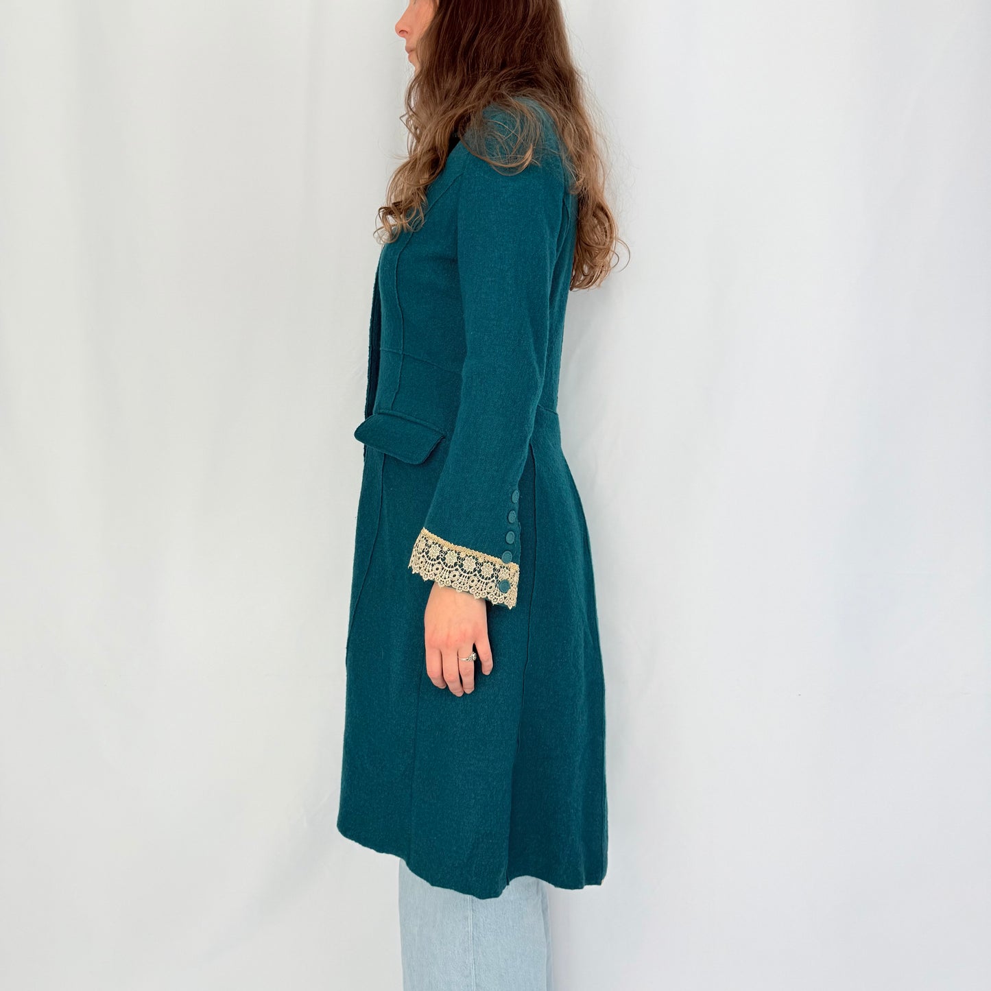 Kuratierter Vintage Onlineshop nachhaltige Secondhand Kleidung online kaufen, Online Shop Vintage, Vintage Online Shop, Second Hand Online Shop, gebraucht, zweite Hand, reused, preloved, Y2K, thriftshop, thriftstore, thrifting, thrift shop, thrift store, Classic, Cozy, Warm, Elegant