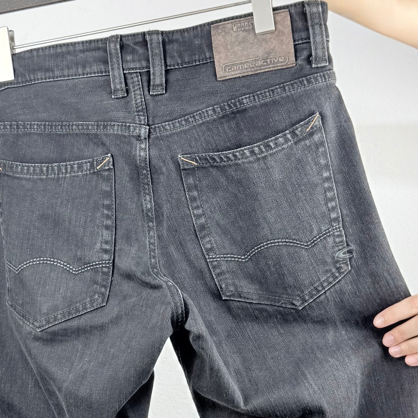 Kuratierter Vintage Onlineshop nachhaltige Secondhand Kleidung online kaufen, Online Shop Vintage, Vintage Online Shop, Second Hand Online Shop, gebraucht, zweite Hand, reused, preloved, Y2K, thriftshop, thriftstore, thrifting, thrift shop, thrift store, Jeans, Denim, Camel Active