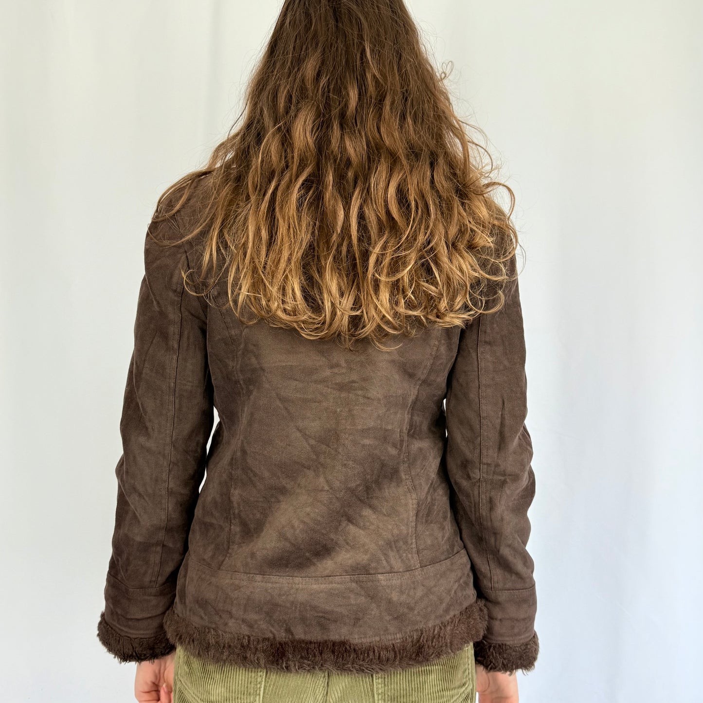 Kuratierter Vintage Onlineshop nachhaltige Secondhand Kleidung online kaufen, Online Shop Vintage, Vintage Online Shop, Second Hand Online Shop, gebraucht, zweite Hand, reused, preloved, Y2K, thriftshop, thriftstore, thrifting, thrift shop, thrift store, 2000s, Cozy, Warm, Teddy