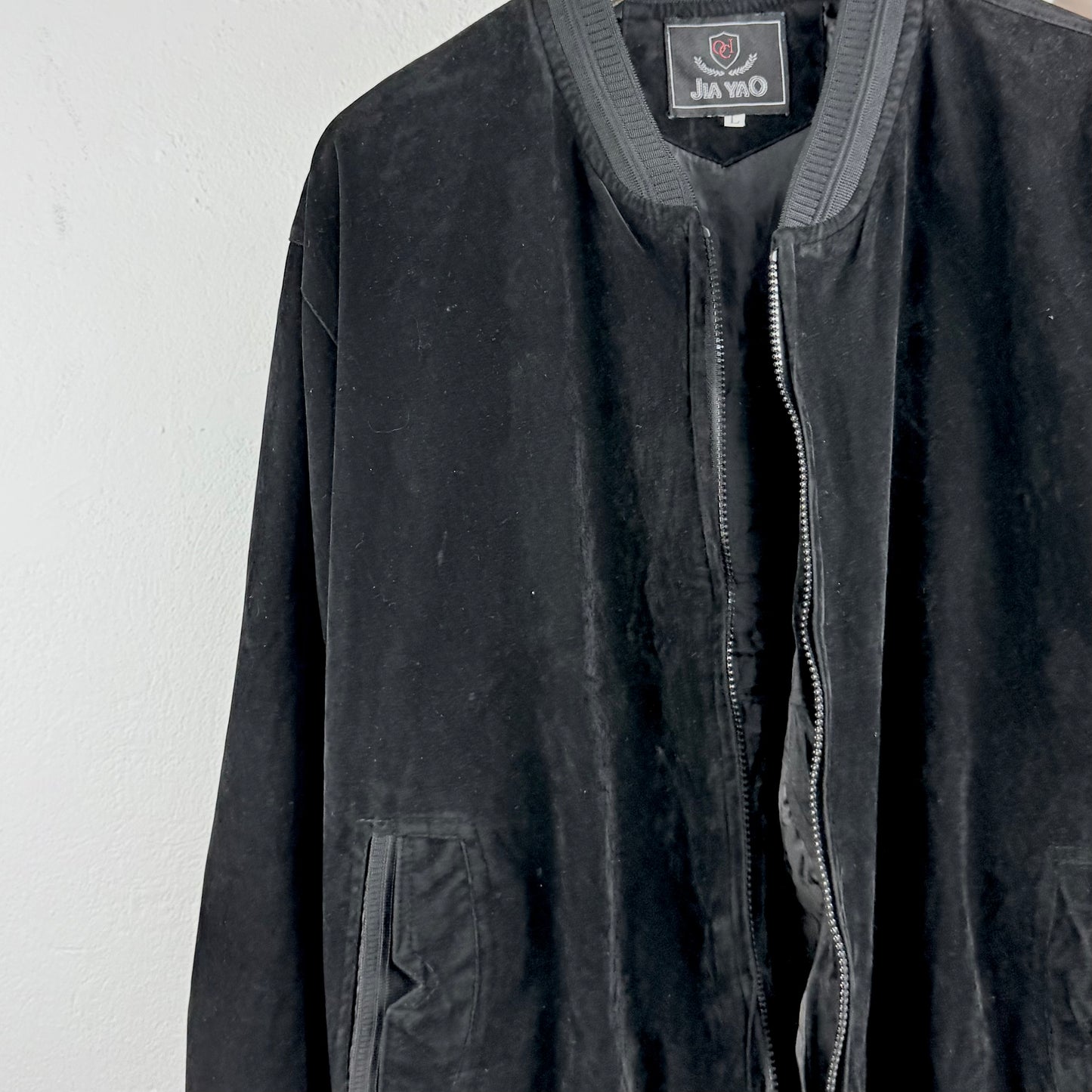 Kuratierter Vintage Onlineshop nachhaltige Secondhand Kleidung online kaufen, Online Shop Vintage, Vintage Online Shop, Second Hand Online Shop, gebraucht, zweite Hand, reused, preloved, Y2K, thriftshop, thriftstore, thrifting, thrift shop, thrift store