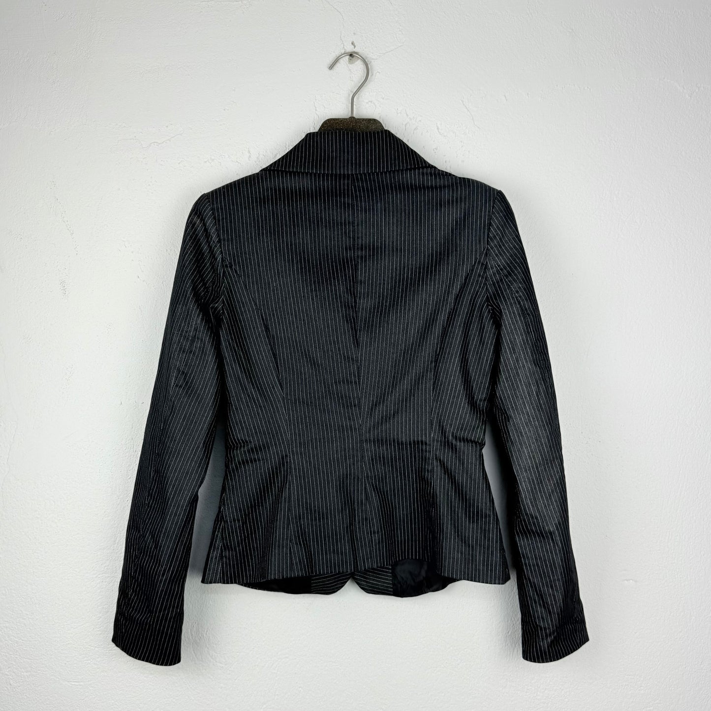 Kuratierter Vintage Onlineshop nachhaltige Secondhand Kleidung online kaufen, Online Shop Vintage, Vintage Online Shop, Second Hand Online Shop, gebraucht, zweite Hand, reused, preloved, Y2K, thriftshop, thriftstore, thrifting, thrift shop, thrift store