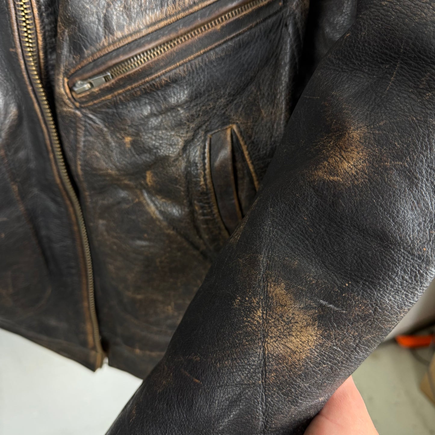 Kuratierter Vintage Onlineshop nachhaltige Secondhand Kleidung online kaufen, Online Shop Vintage, Vintage Online Shop, Second Hand Online Shop, gebraucht, zweite Hand, reused, preloved, Y2K, thriftshop, thriftstore, thrifting, thrift shop, thrift store