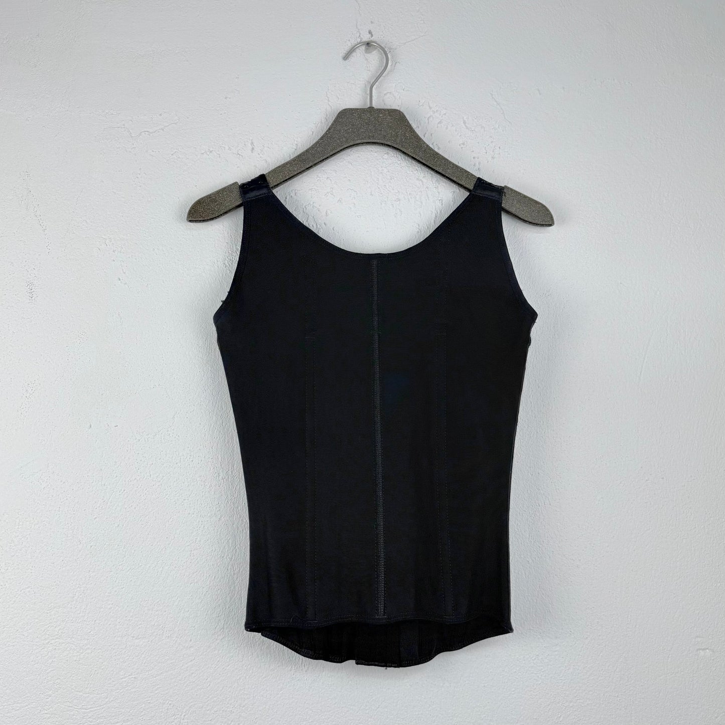 Kuratierter Vintage Onlineshop nachhaltige Secondhand Kleidung online kaufen, Online Shop Vintage, Vintage Online Shop, Second Hand Online Shop, gebraucht, zweite Hand, reused, preloved, Y2K, thriftshop, thriftstore, thrifting, thrift shop, thrift store, Korsett, Stabilizing, Bratz, Snatched