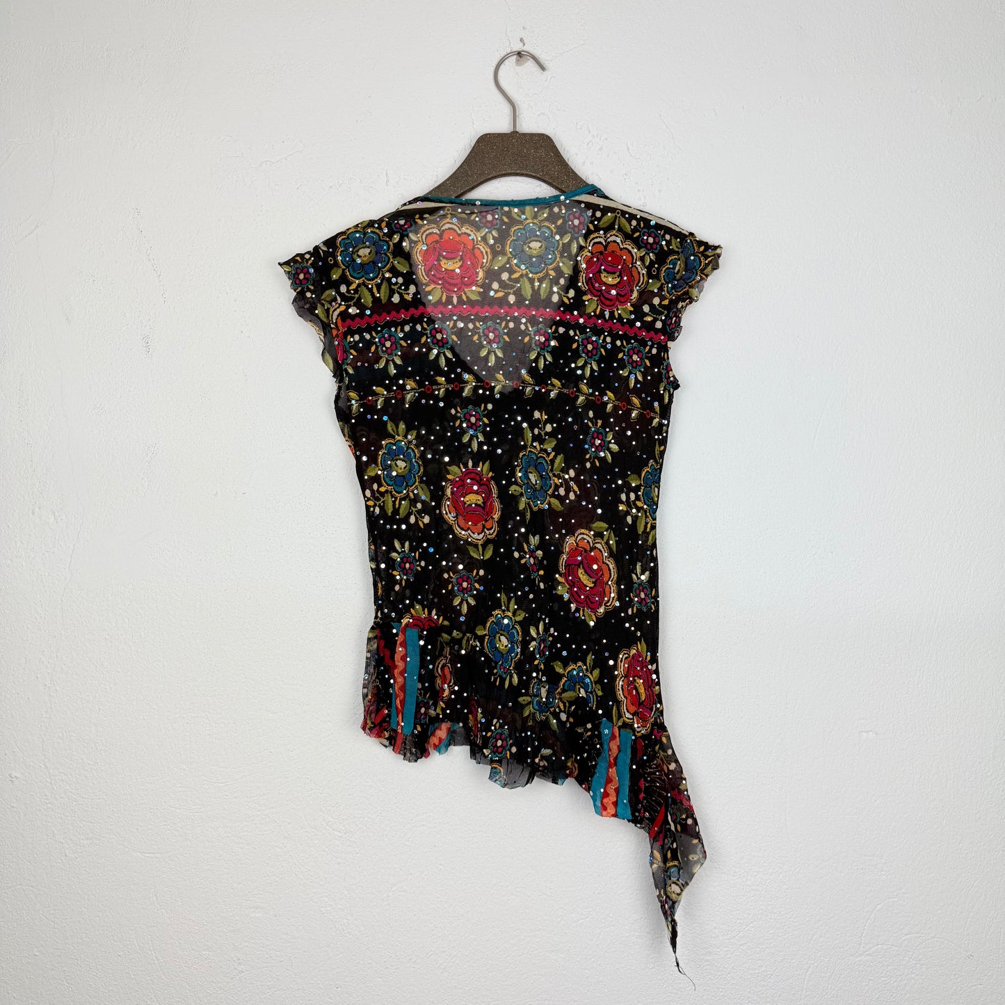 Kuratierter Vintage Onlineshop nachhaltige Secondhand Kleidung online kaufen, Online Shop Vintage, Vintage Online Shop, Second Hand Online Shop, gebraucht, zweite Hand, reused, preloved, Y2K, thriftshop, thriftstore, thrifting, thrift shop, thrift store