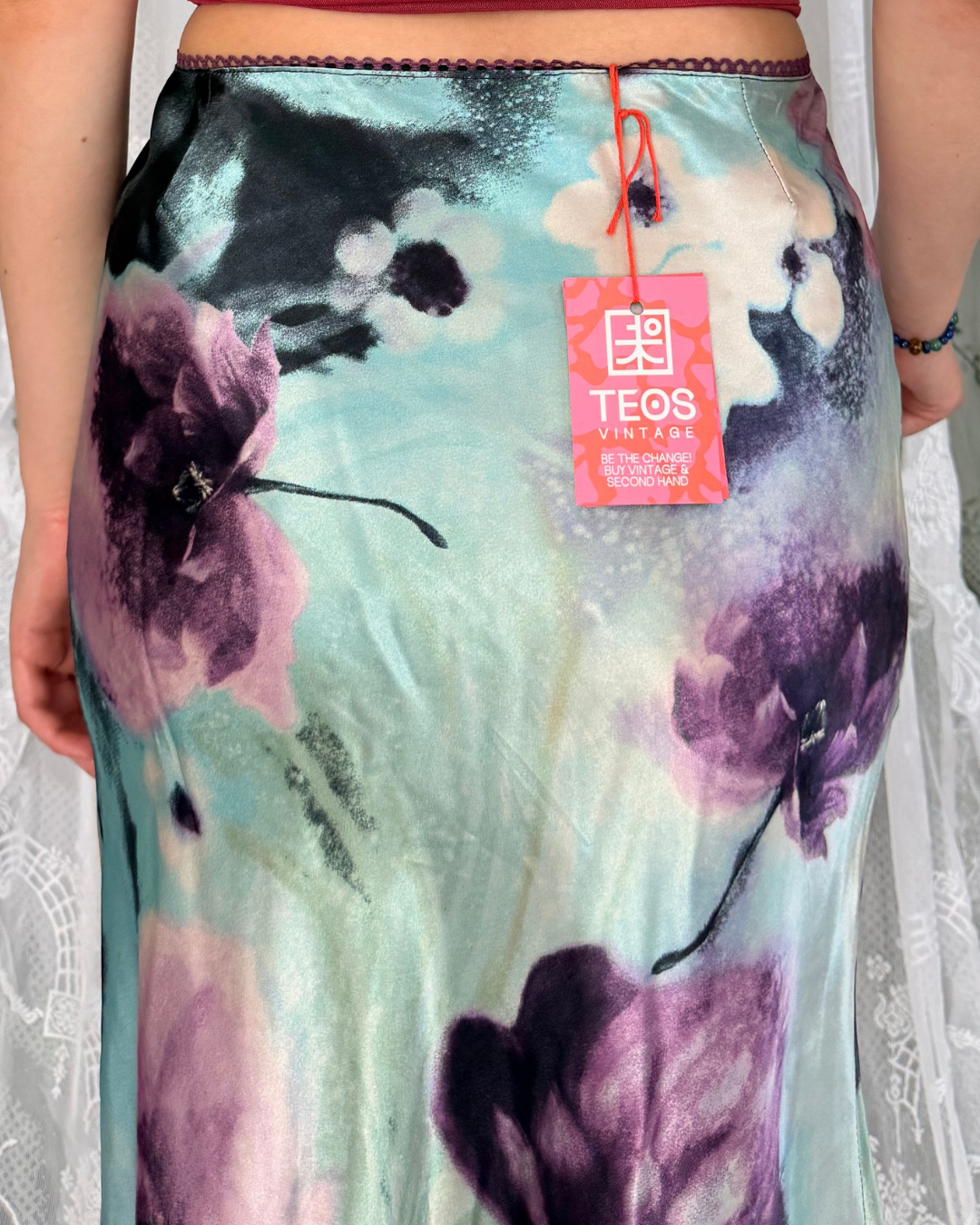Midirock Satin sedig Blumenmuster 90s Style y2k Whimsical whimsy Teos Vintage Online shop