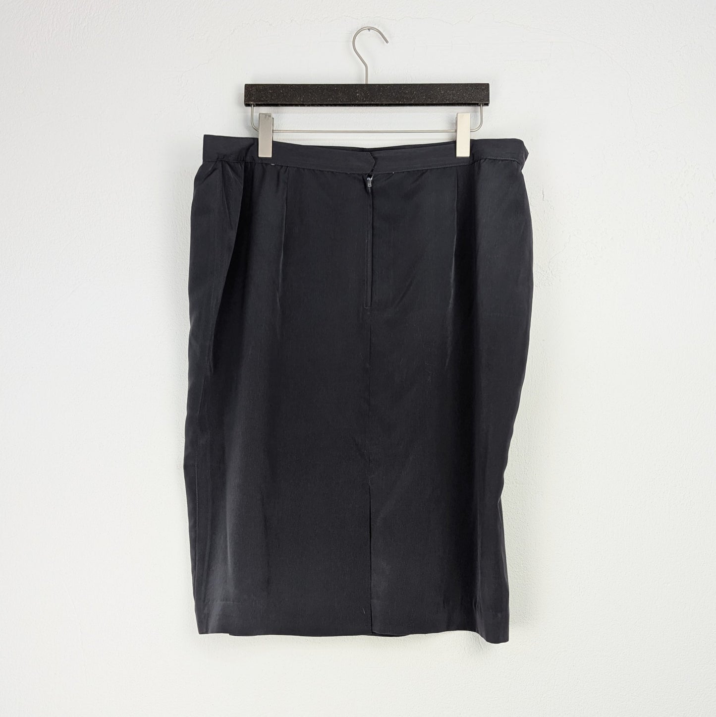 Kuratierter Vintage-Onlineshop– nachhaltige Second-Hand-Kleidung online kaufen