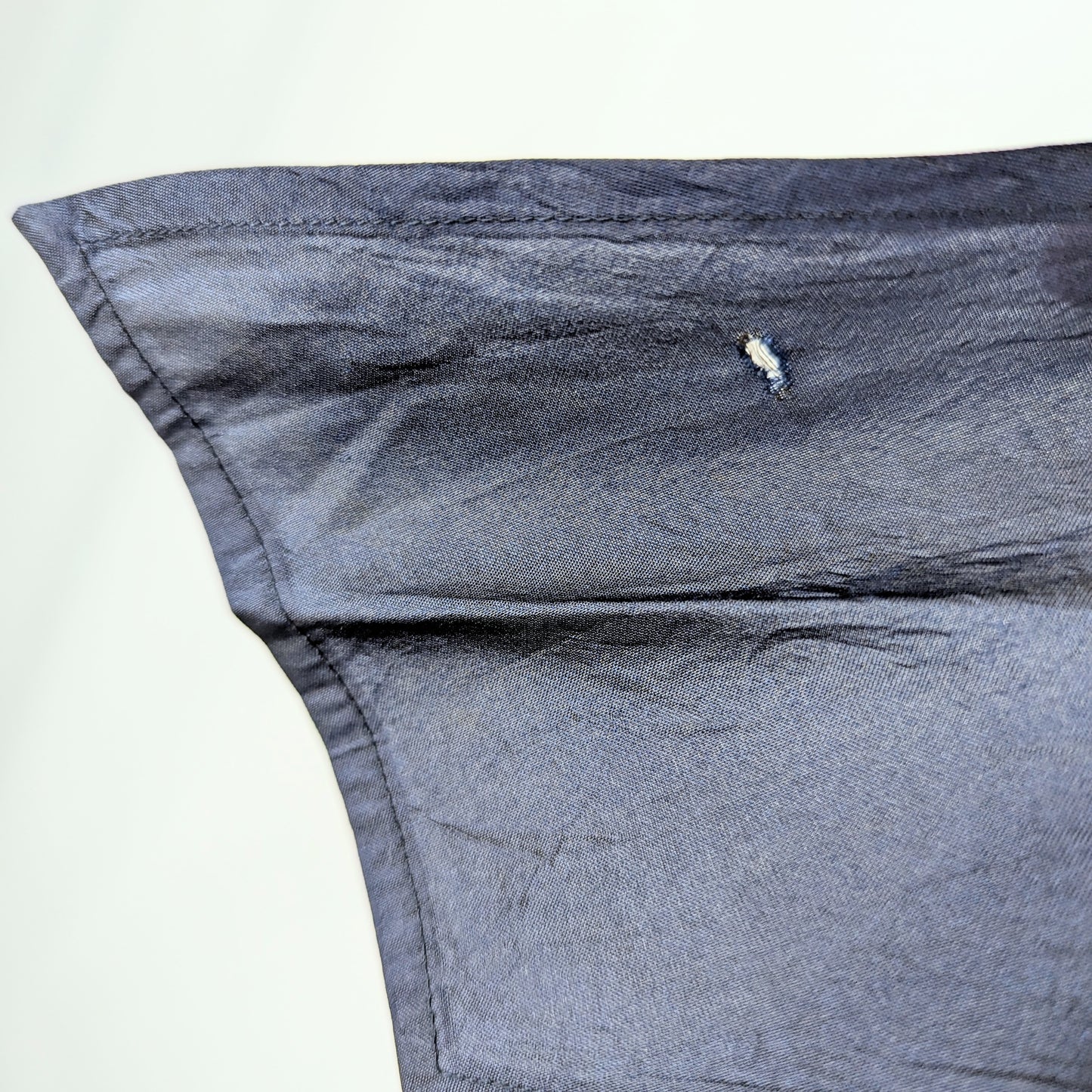Kuratierter Vintage Onlineshop nachhaltige Secondhand Kleidung online kaufen, Online Shop Vintage, Vintage Online Shop, Second Hand Online Shop, gebraucht, zweite Hand, reused, preloved, Y2K, thriftshop, thriftstore, thrifting, thrift shop, thrift store