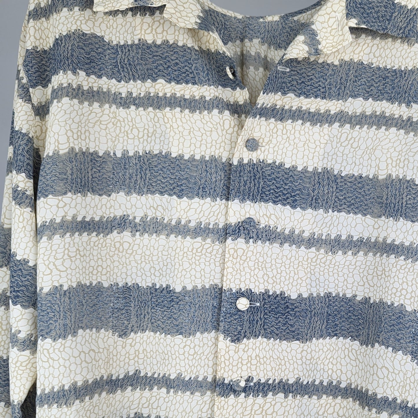 Kuratierter Vintage Onlineshop nachhaltige Secondhand Kleidung online kaufen, Online Shop Vintage, Vintage Online Shop, Second Hand Online Shop, gebraucht, zweite Hand, reused, preloved, Y2K, thriftshop, thriftstore, thrifting, thrift shop, thrift store