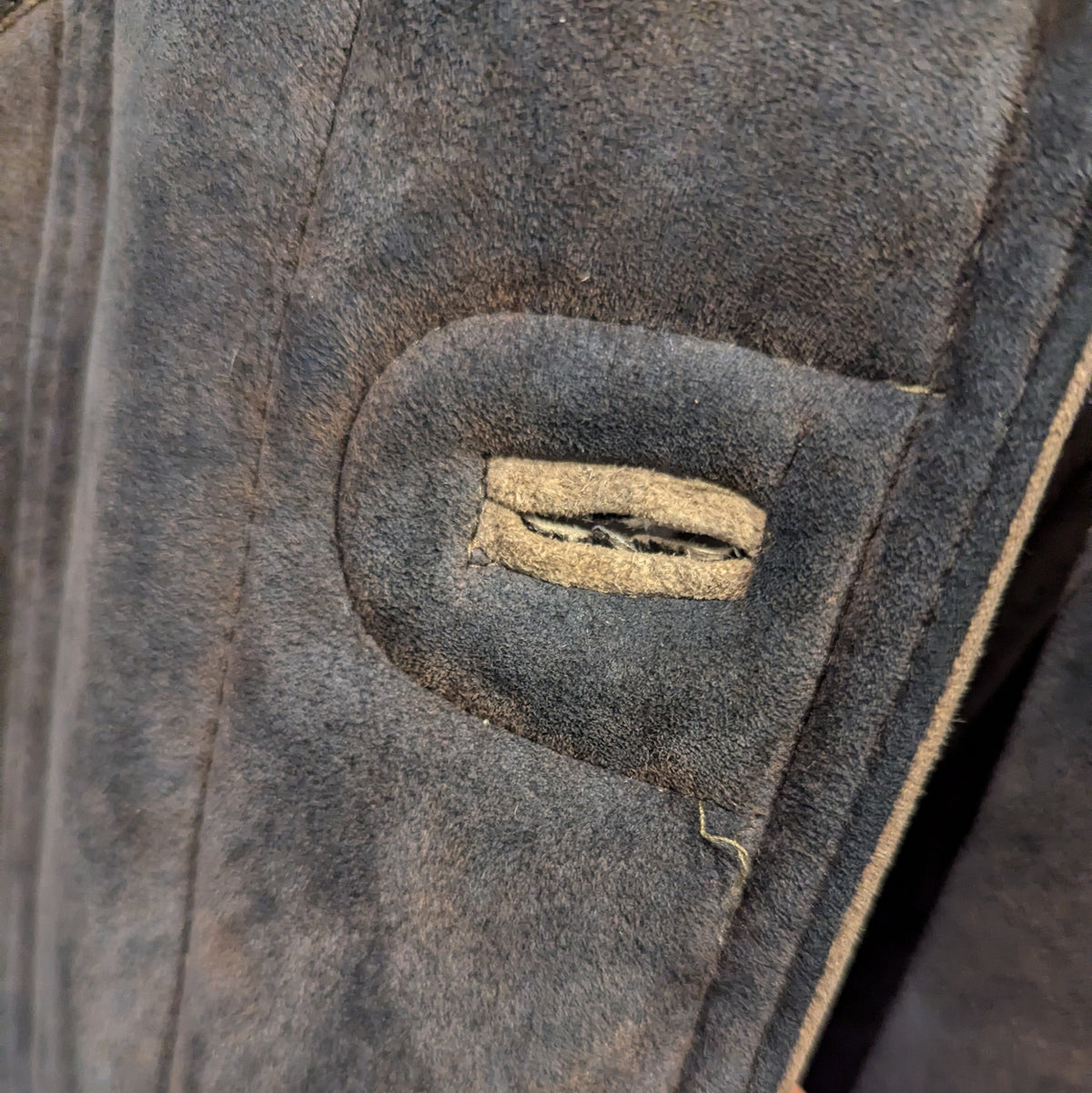 Kuratierter Vintage Onlineshop nachhaltige Secondhand Kleidung online kaufen, Online Shop Vintage, Vintage Online Shop, Second Hand Online Shop, gebraucht, zweite Hand, reused, preloved, Y2K, thriftshop, thriftstore, thrifting, thrift shop, thrift store