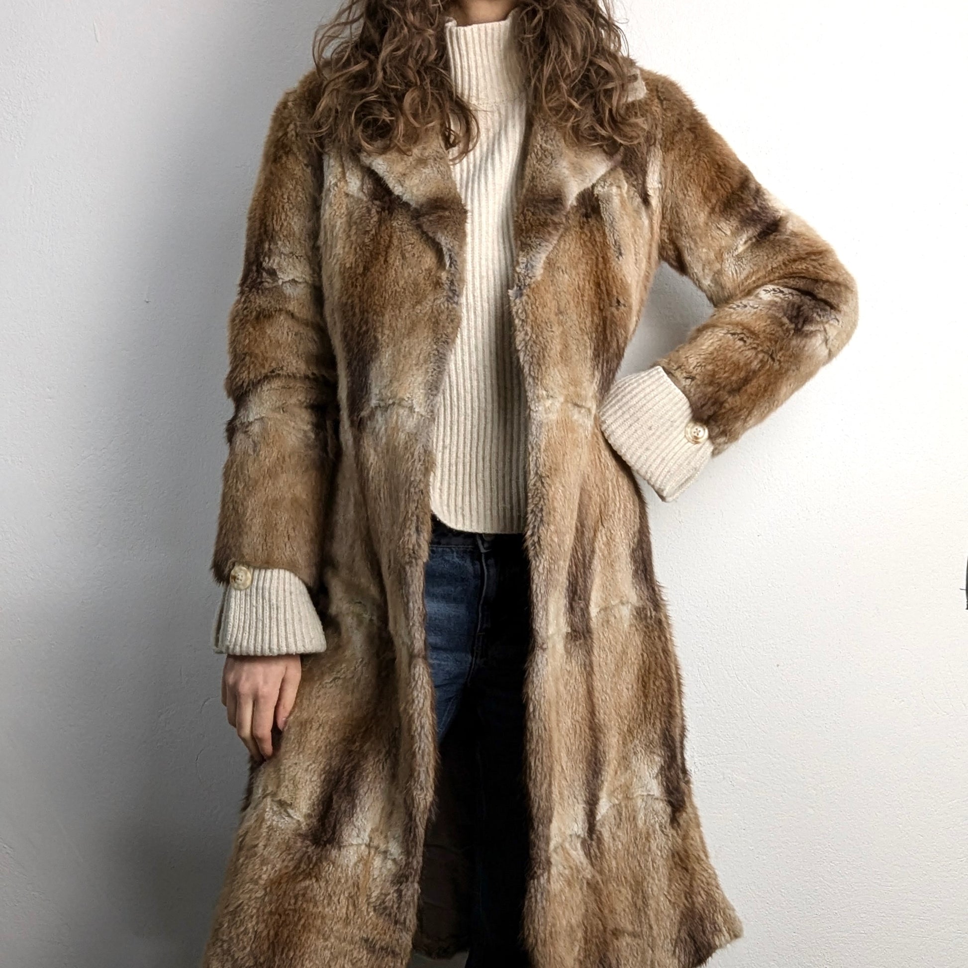 Kuratierter Vintage Onlineshop nachhaltige Secondhand Kleidung online kaufen, Online Shop Vintage, Vintage Online Shop, Second Hand Online Shop, gebraucht, zweite Hand, reused, preloved, Y2K, thriftshop, thriftstore, thrifting, thrift shop, thrift store