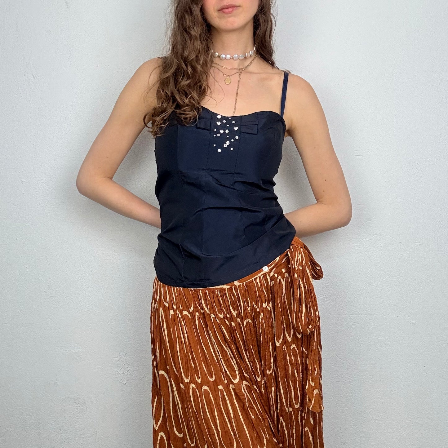 Kuratierter Vintage Onlineshop nachhaltige Secondhand Kleidung online kaufen, Online Shop Vintage, Vintage Online Shop, Second Hand Online Shop, gebraucht, zweite Hand, reused, preloved, Y2K, thriftshop, thriftstore, thrifting, thrift shop, thrift store