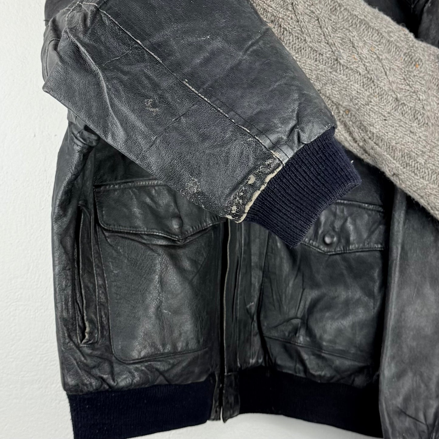 Kuratierter Vintage Onlineshop nachhaltige Secondhand Kleidung online kaufen, Online Shop Vintage, Vintage Online Shop, Second Hand Online Shop, gebraucht, zweite Hand, reused, preloved, Y2K, thriftshop, thriftstore, thrifting, thrift shop, thrift store