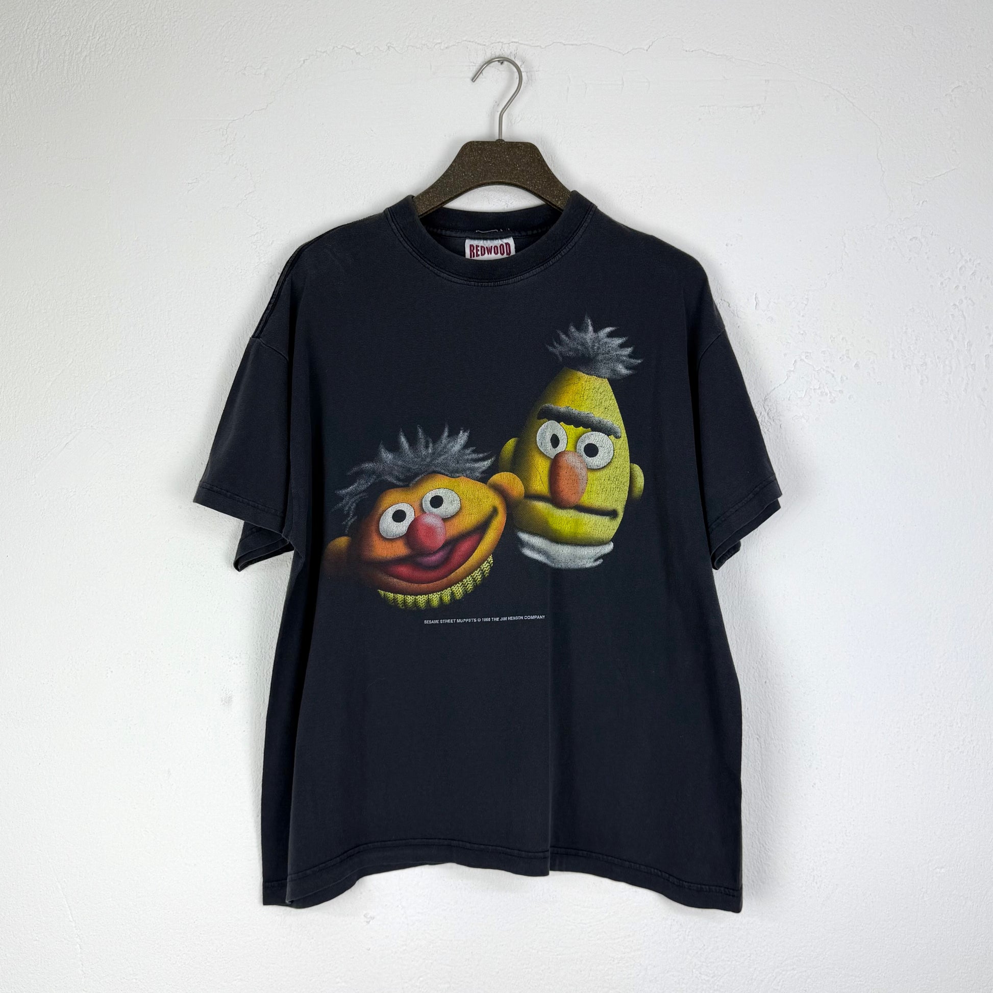 Kuratierter Vintage Onlineshop nachhaltige Secondhand Kleidung online kaufen, Online Shop Vintage, Vintage Online Shop, Second Hand Online Shop, gebraucht, zweite Hand, reused, preloved, Y2K, thriftshop, thriftstore, thrifting, thrift shop, thrift store