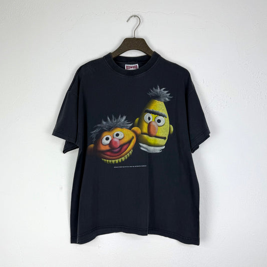 Kuratierter Vintage Onlineshop nachhaltige Secondhand Kleidung online kaufen, Online Shop Vintage, Vintage Online Shop, Second Hand Online Shop, gebraucht, zweite Hand, reused, preloved, Y2K, thriftshop, thriftstore, thrifting, thrift shop, thrift store