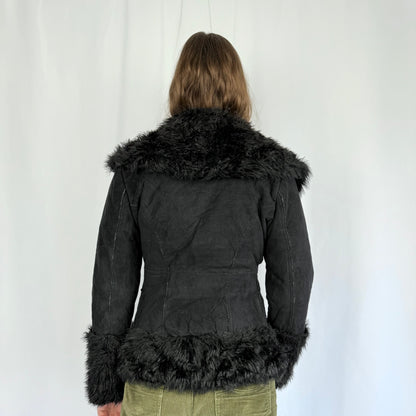Kuratierter Vintage Onlineshop nachhaltige Secondhand Kleidung online kaufen, Online Shop Vintage, Vintage Online Shop, Second Hand Online Shop, gebraucht, zweite Hand, reused, preloved, Y2K, thriftshop, thriftstore, thrifting, thrift shop, thrift store, Cozy, Bratz, 2000s, Teddy