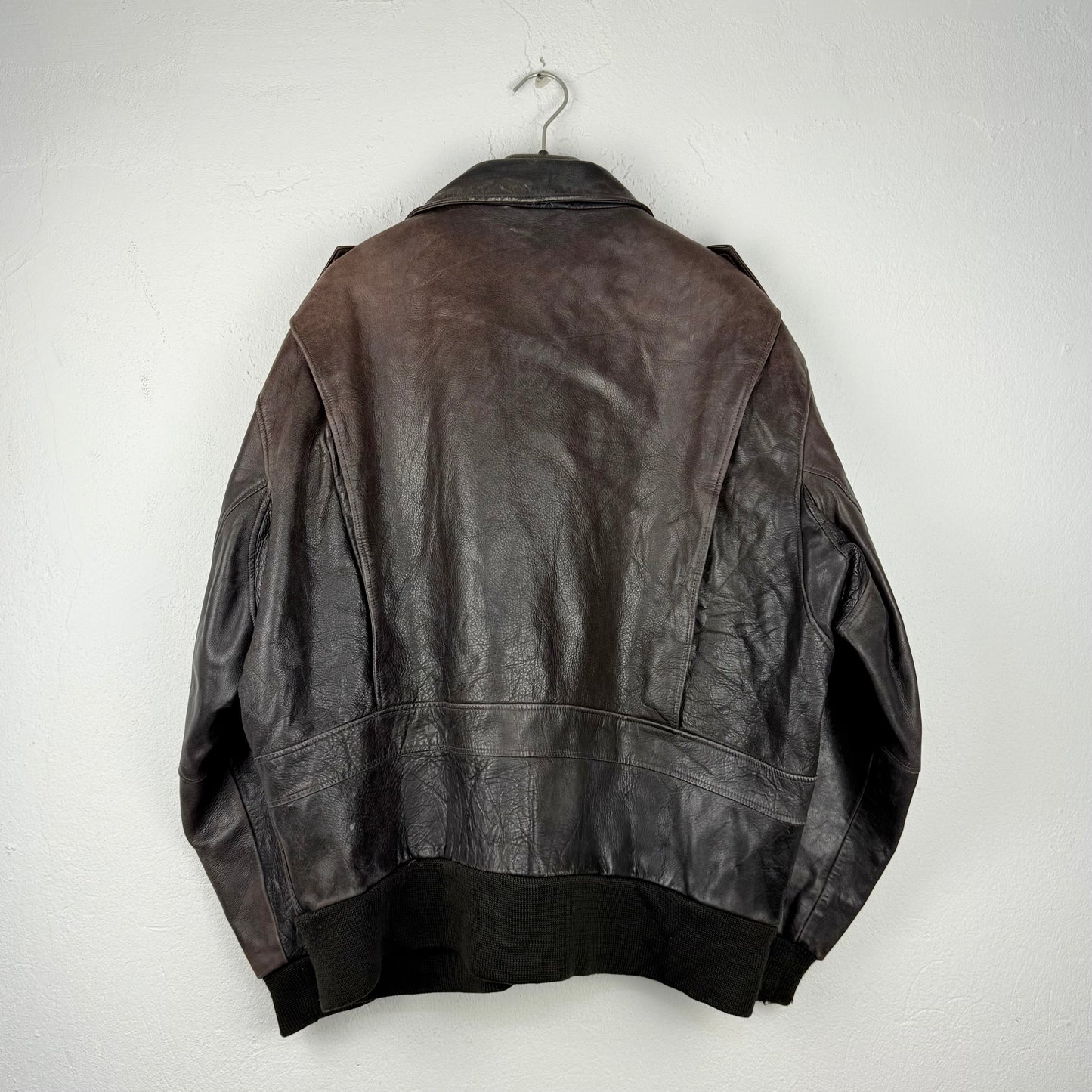 Kuratierter Vintage Onlineshop nachhaltige Secondhand Kleidung online kaufen, Online Shop Vintage, Vintage Online Shop, Second Hand Online Shop, gebraucht, zweite Hand, reused, preloved, Y2K, thriftshop, thriftstore, thrifting, thrift shop, thrift store