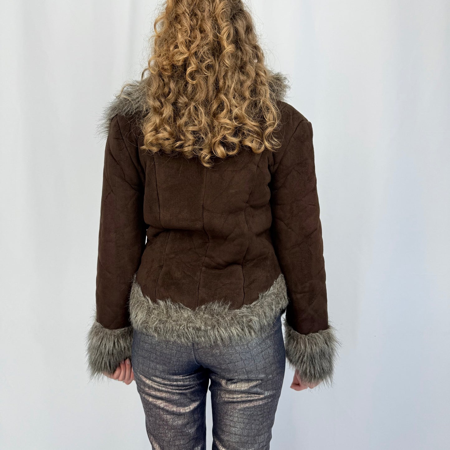 Kuratierter Vintage Onlineshop nachhaltige Secondhand Kleidung online kaufen, Online Shop Vintage, Vintage Online Shop, Second Hand Online Shop, gebraucht, zweite Hand, reused, preloved, Y2K, thriftshop, thriftstore, thrifting, thrift shop, thrift store, Cozy, Bratz, 2000s, Teddy