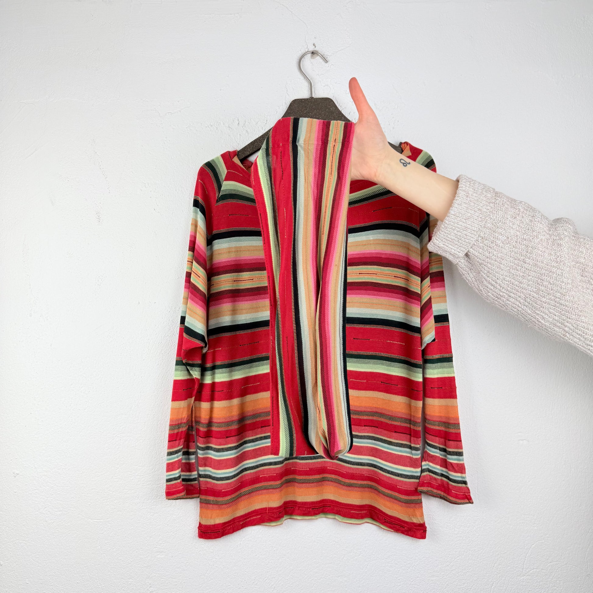 Kuratierter Vintage Onlineshop nachhaltige Secondhand Kleidung online kaufen, Online Shop Vintage, Vintage Online Shop, Second Hand Online Shop, gebraucht, zweite Hand, reused, preloved, Y2K, thriftshop, thriftstore, thrifting, thrift shop, thrift store, Stripes, Schal, Streifen