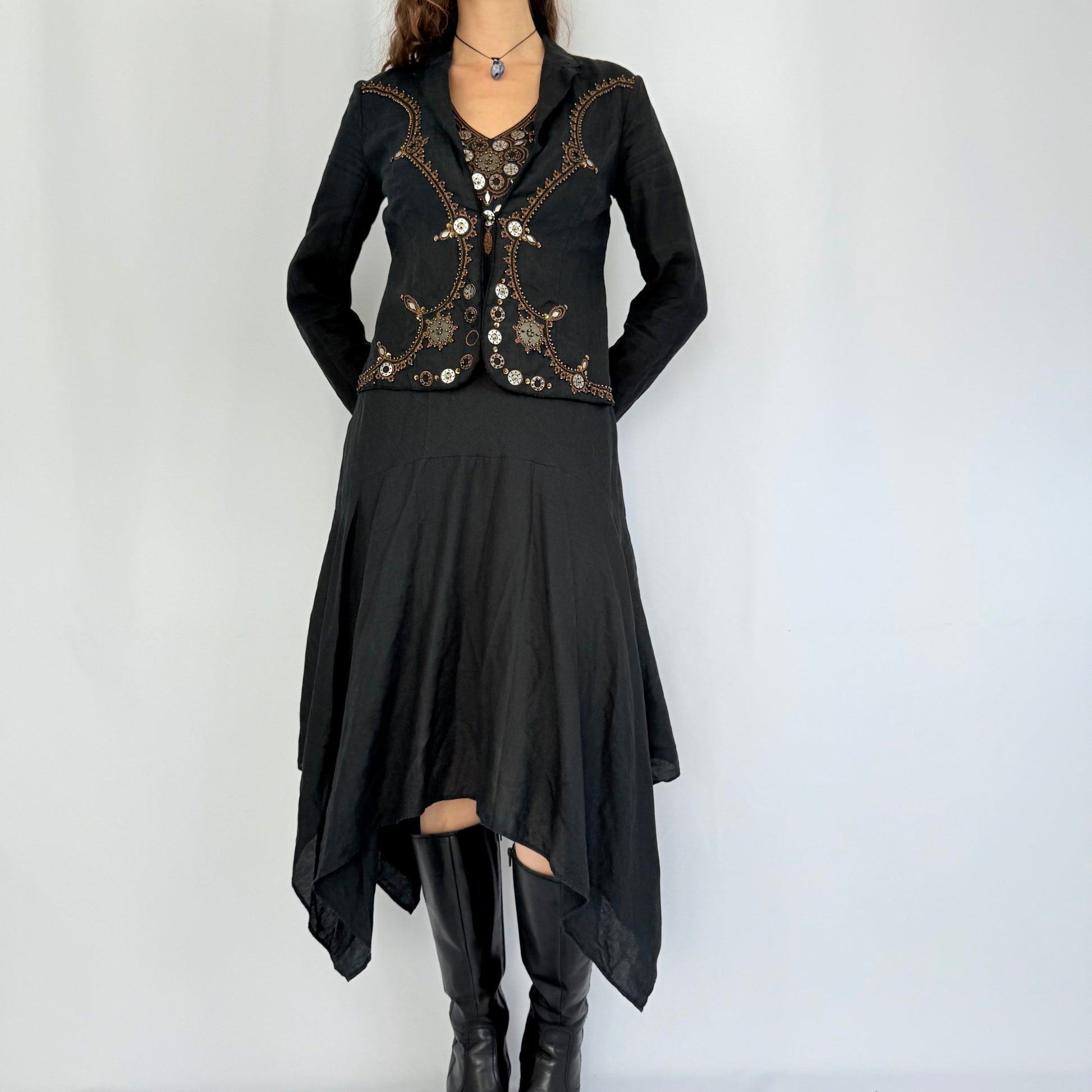 Kuratierter Vintage Onlineshop nachhaltige Secondhand Kleidung online kaufen, Online Shop Vintage, Vintage Online Shop, Second Hand Online Shop, gebraucht, zweite Hand, reused, preloved, Y2K, thriftshop, thriftstore, thrifting, thrift shop, thrift store, Boho, Festival, Grunge