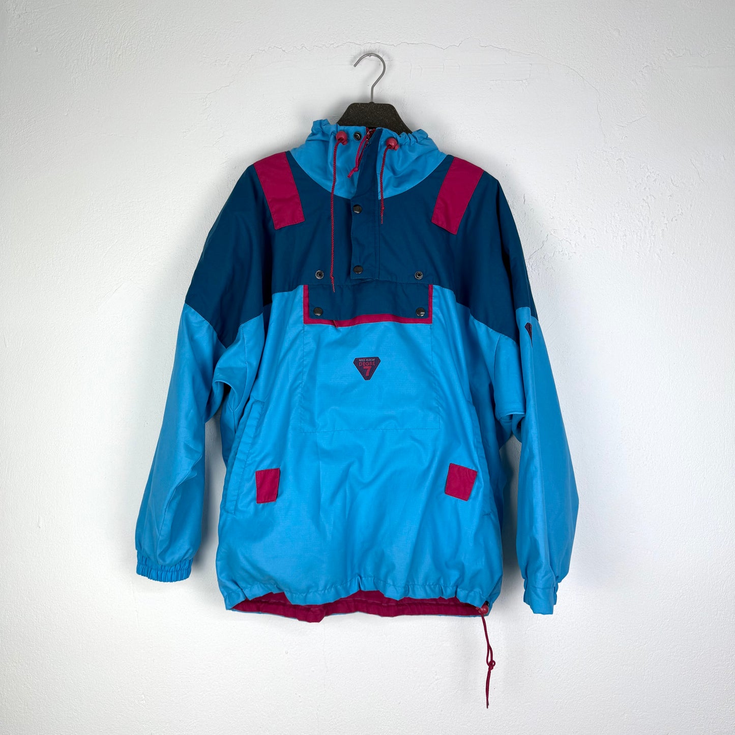 Kuratierter Vintage Onlineshop nachhaltige Secondhand Kleidung online kaufen, Online Shop Vintage, Vintage Online Shop, Second Hand Online Shop, gebraucht, zweite Hand, reused, preloved, Y2K, thriftshop, thriftstore, thrifting, thrift shop, thrift store