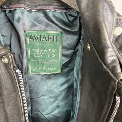 Kuratierter Vintage Onlineshop nachhaltige Secondhand Kleidung online kaufen, Online Shop Vintage, Vintage Online Shop, Second Hand Online Shop, gebraucht, zweite Hand, reused, preloved, Y2K, thriftshop, thriftstore, thrifting, thrift shop, thrift store