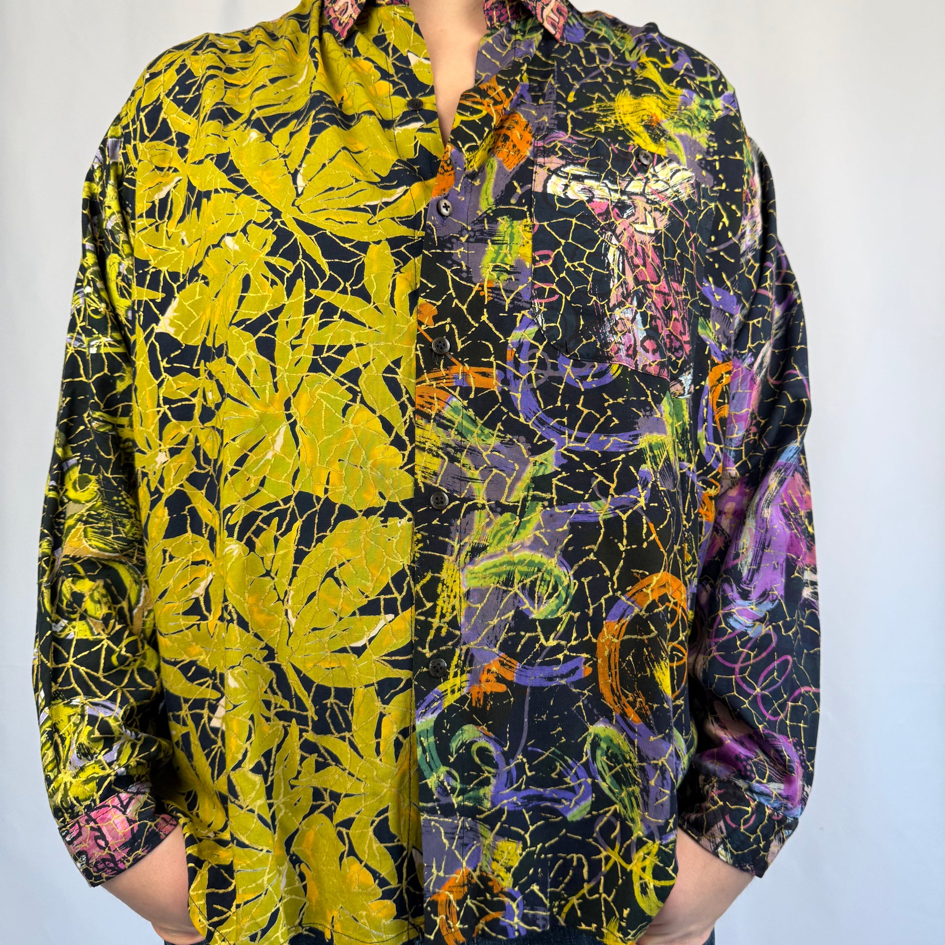 Kuratierter Vintage Onlineshop nachhaltige Secondhand Kleidung online kaufen, Online Shop Vintage, Vintage Online Shop, Second Hand Online Shop, gebraucht, zweite Hand, reused, preloved, Y2K, thriftshop, thriftstore, thrifting, thrift shop, thrift store, Crazy Pattern, Retro
