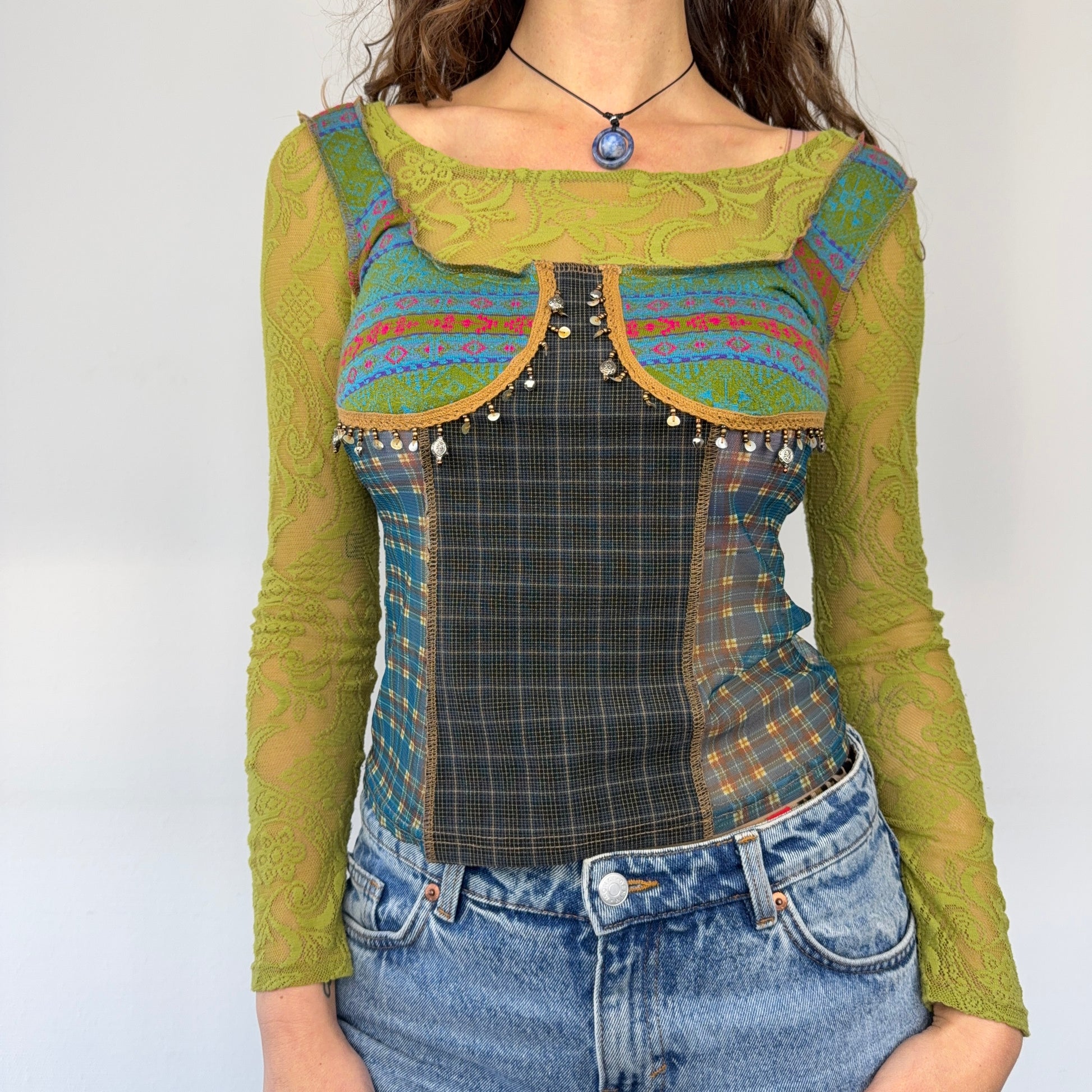 Kuratierter Vintage Onlineshop nachhaltige Secondhand Kleidung online kaufen, Online Shop Vintage, Vintage Online Shop, Second Hand Online Shop, gebraucht, zweite Hand, reused, preloved, Y2K, thriftshop, thriftstore, thrifting, thrift shop, thrift store, Patchwork, Whimsy, Boho