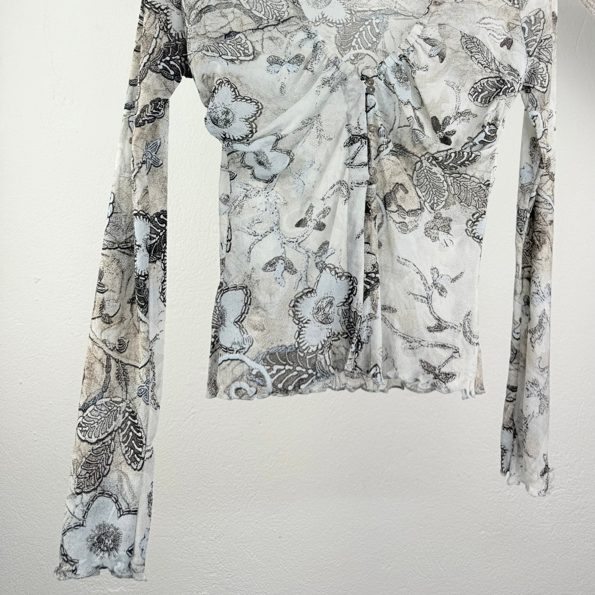 Kuratierter Vintage Onlineshop nachhaltige Secondhand Kleidung online kaufen, Online Shop Vintage, Vintage Online Shop, Second Hand Online Shop, gebraucht, zweite Hand, reused, preloved, Y2K, thriftshop, thriftstore, thrifting, thrift shop, thrift store