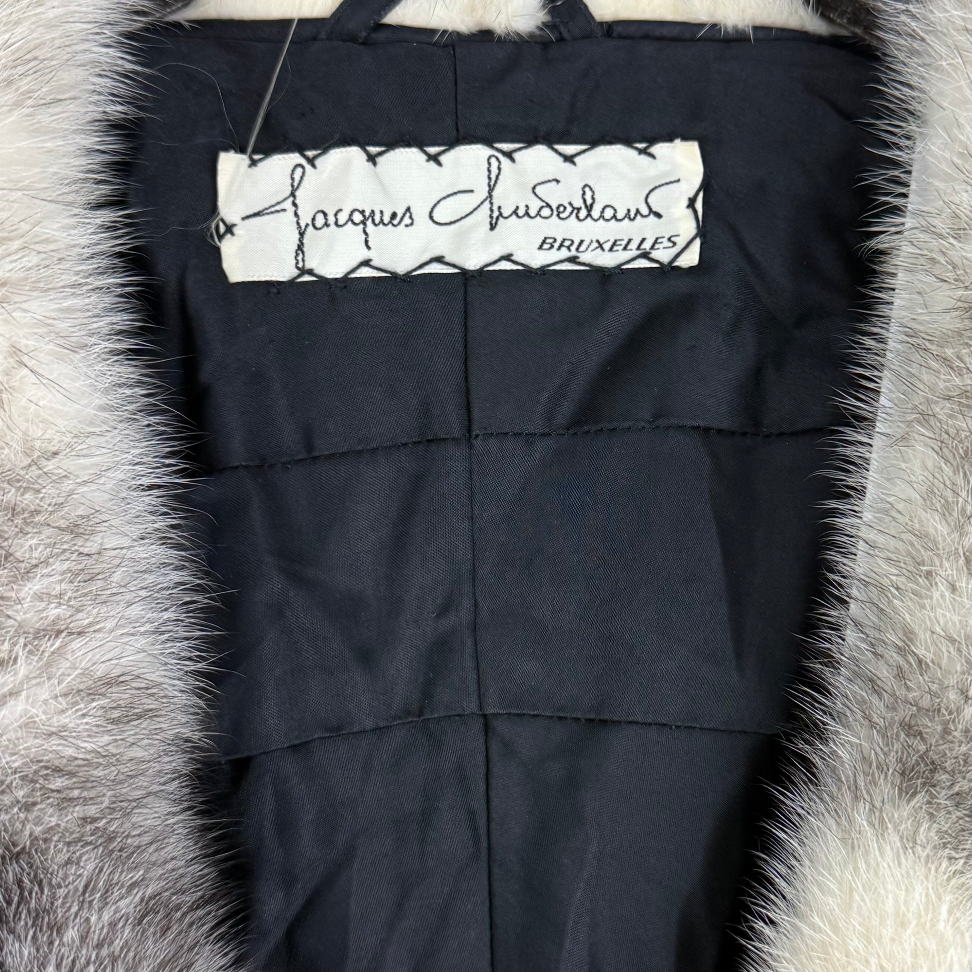 Kuratierter Vintage Onlineshop nachhaltige Secondhand Kleidung online kaufen, Online Shop Vintage, Vintage Online Shop, Second Hand Online Shop, gebraucht, zweite Hand, reused, preloved, Y2K, thriftshop, thriftstore, thrifting, thrift shop, thrift store