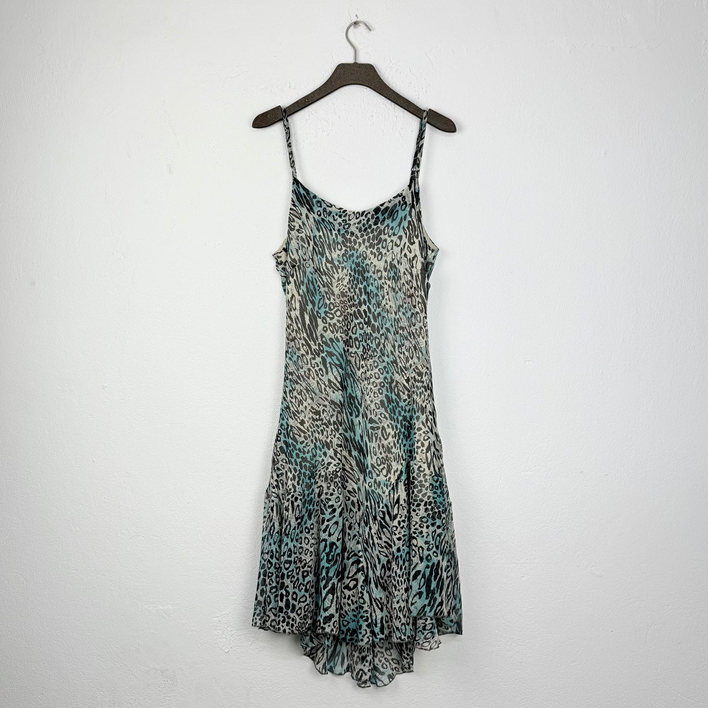 Kuratierter Vintage Onlineshop nachhaltige Secondhand Kleidung online kaufen, Online Shop Vintage, Vintage Online Shop, Second Hand Online Shop, gebraucht, zweite Hand, reused, preloved, Y2K, thriftshop, thriftstore, thrifting, thrift shop, thrift store