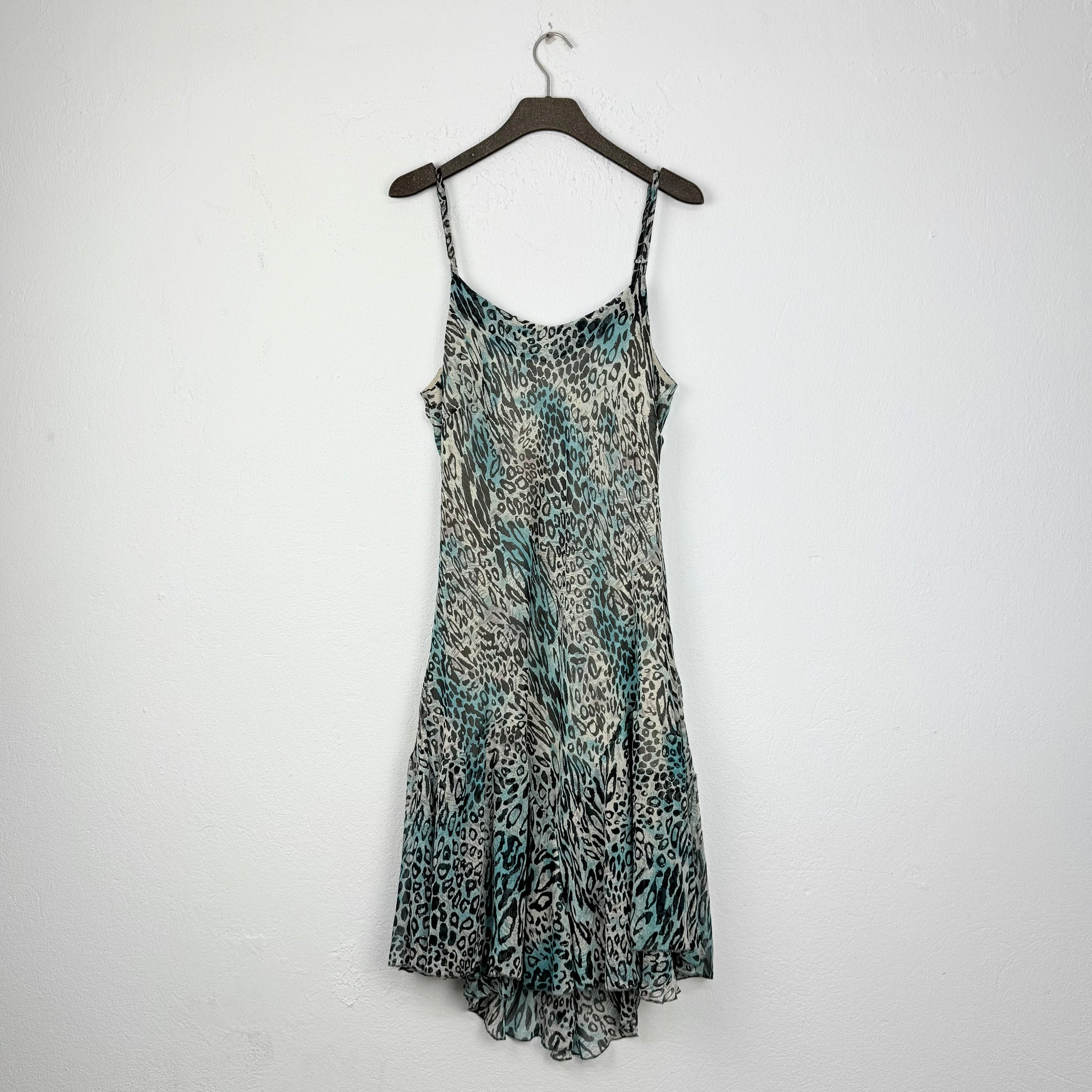 Kuratierter Vintage Onlineshop nachhaltige Secondhand Kleidung online kaufen, Online Shop Vintage, Vintage Online Shop, Second Hand Online Shop, gebraucht, zweite Hand, reused, preloved, Y2K, thriftshop, thriftstore, thrifting, thrift shop, thrift store