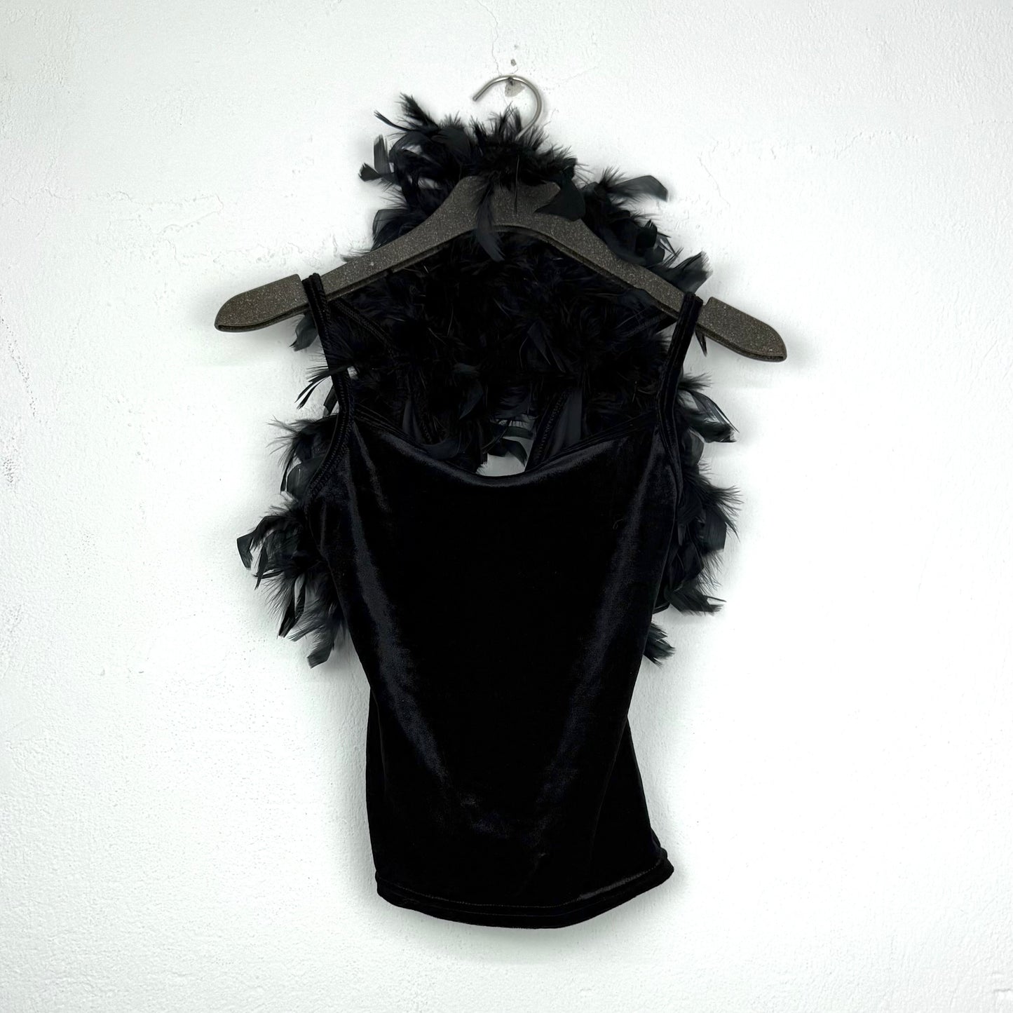 Kuratierter Vintage Onlineshop nachhaltige Secondhand Kleidung online kaufen, Online Shop Vintage, Vintage Online Shop, Second Hand Online Shop, gebraucht, zweite Hand, reused, preloved, Y2K, thriftshop, thriftstore, thrifting, thrift shop, thrift store