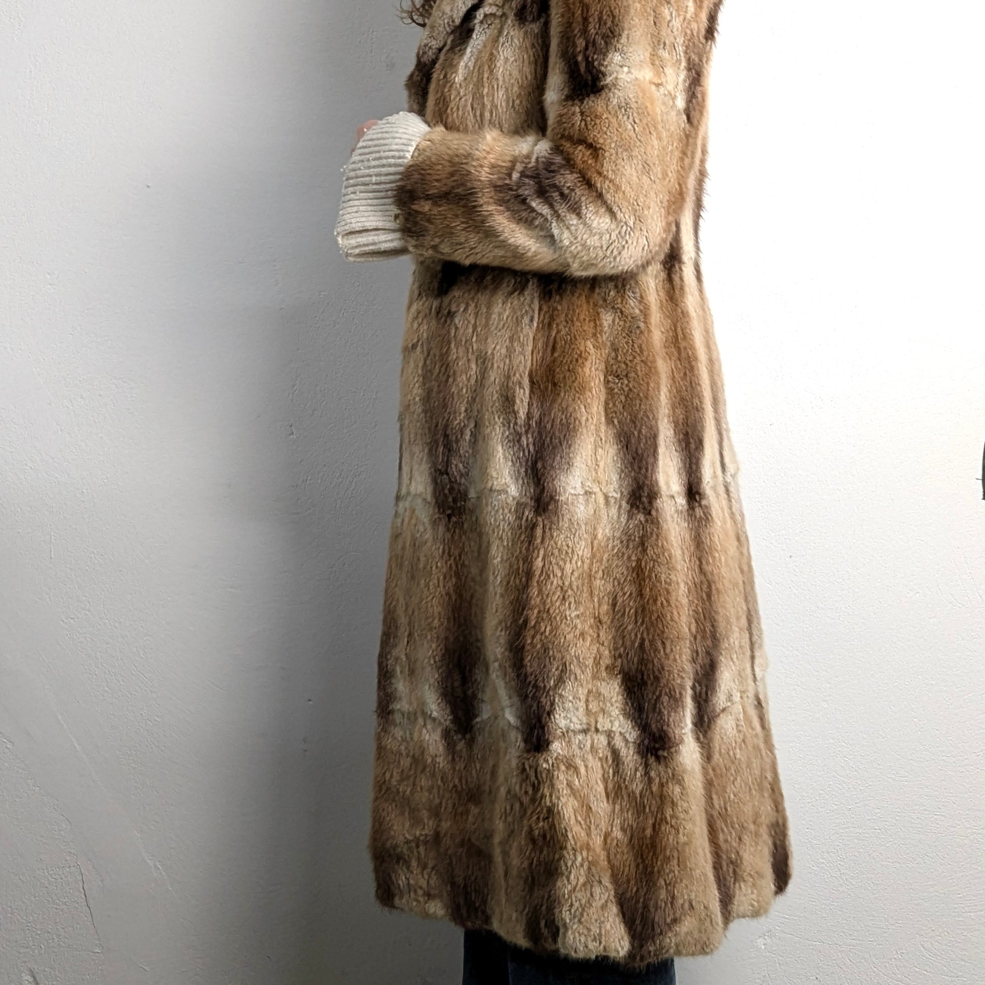 Kuratierter Vintage Onlineshop nachhaltige Secondhand Kleidung online kaufen, Online Shop Vintage, Vintage Online Shop, Second Hand Online Shop, gebraucht, zweite Hand, reused, preloved, Y2K, thriftshop, thriftstore, thrifting, thrift shop, thrift store