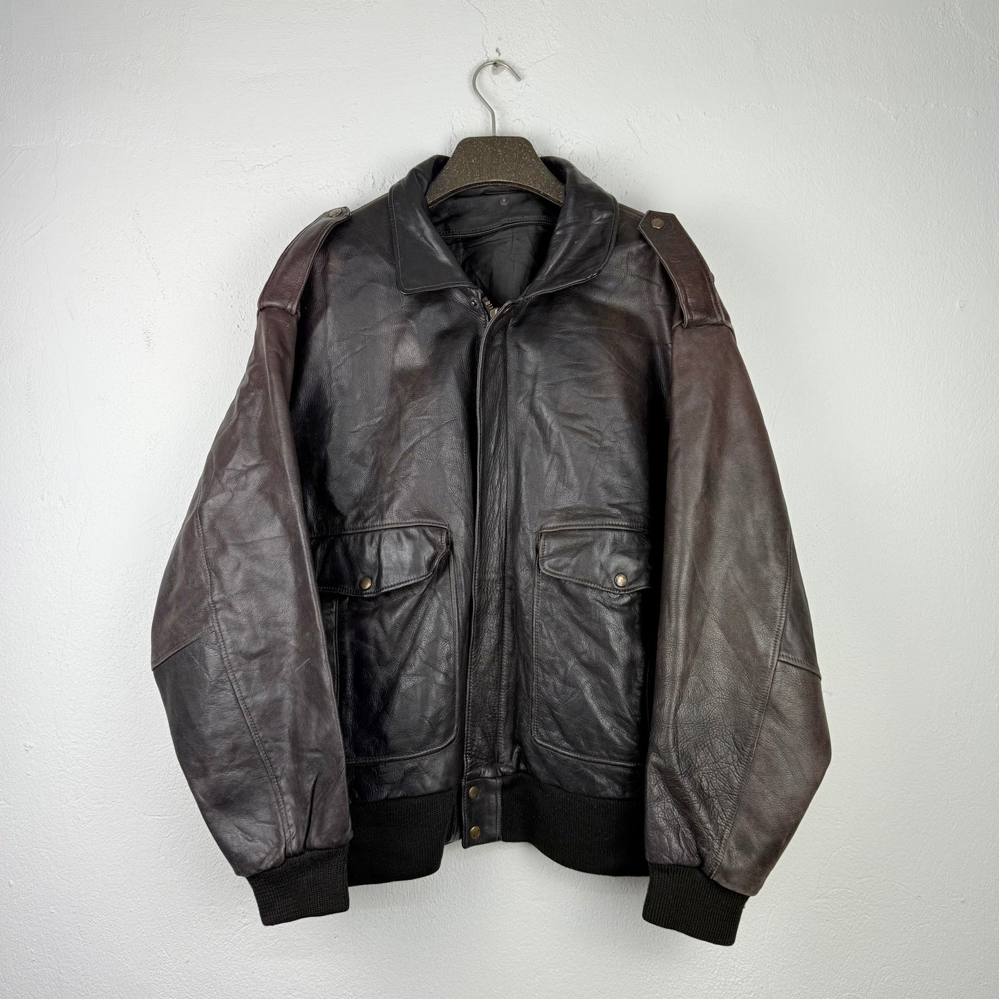 Kuratierter Vintage Onlineshop nachhaltige Secondhand Kleidung online kaufen, Online Shop Vintage, Vintage Online Shop, Second Hand Online Shop, gebraucht, zweite Hand, reused, preloved, Y2K, thriftshop, thriftstore, thrifting, thrift shop, thrift store