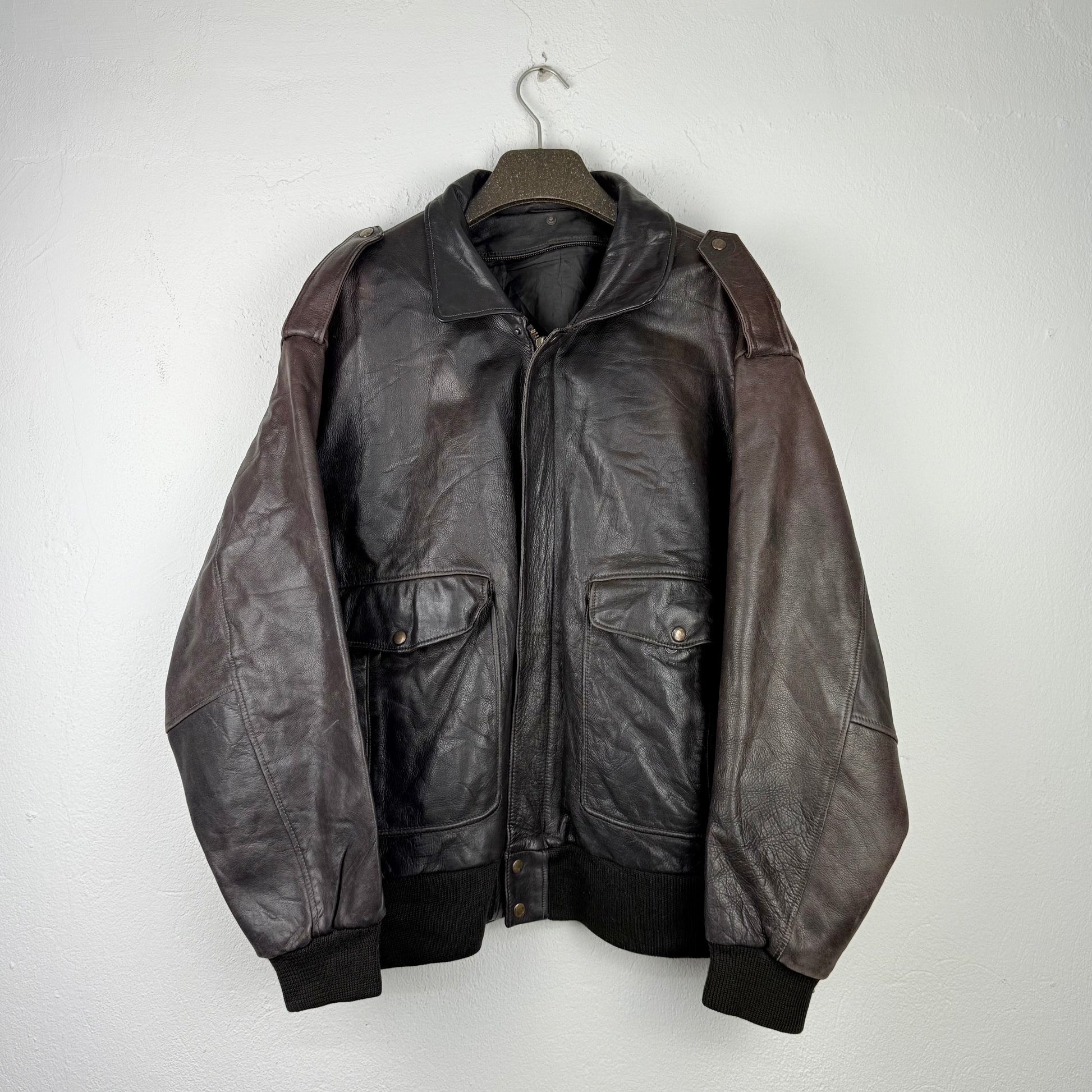 Kuratierter Vintage Onlineshop nachhaltige Secondhand Kleidung online kaufen, Online Shop Vintage, Vintage Online Shop, Second Hand Online Shop, gebraucht, zweite Hand, reused, preloved, Y2K, thriftshop, thriftstore, thrifting, thrift shop, thrift store