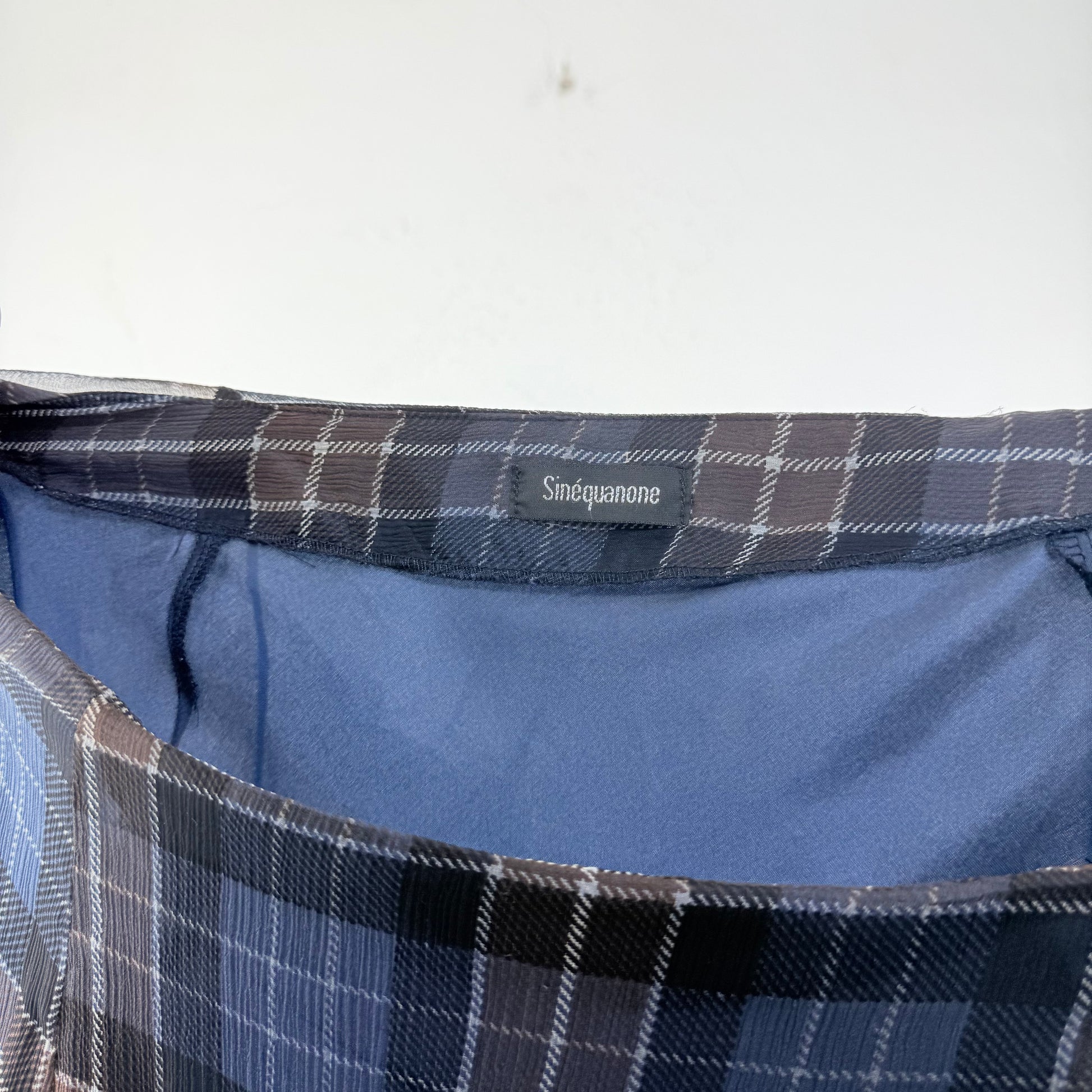 Kuratierter Vintage Onlineshop nachhaltige Secondhand Kleidung online kaufen, Online Shop Vintage, Vintage Online Shop, Second Hand Online Shop, gebraucht, zweite Hand, reused, preloved, Y2K, thriftshop, thriftstore, thrifting, thrift shop, thrift store, Plaid, Schottenmuster, Retro, Schoolskirt