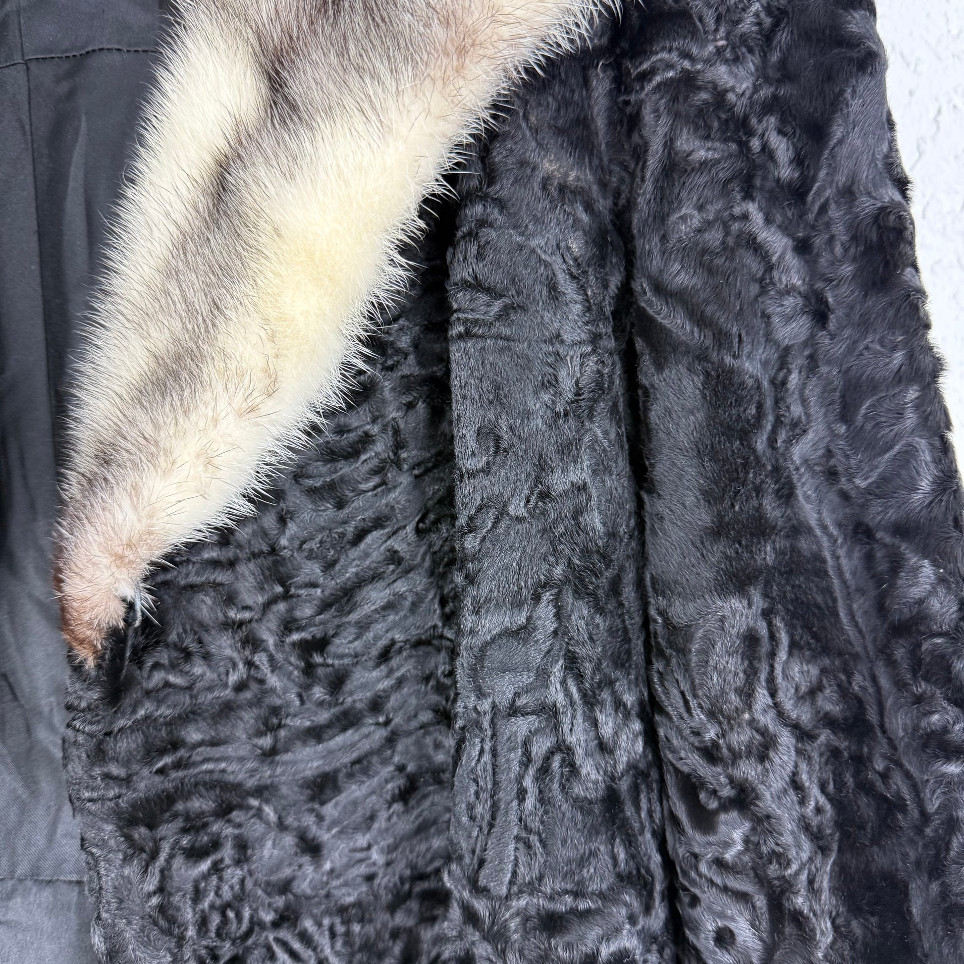 Kuratierter Vintage Onlineshop nachhaltige Secondhand Kleidung online kaufen, Online Shop Vintage, Vintage Online Shop, Second Hand Online Shop, gebraucht, zweite Hand, reused, preloved, Y2K, thriftshop, thriftstore, thrifting, thrift shop, thrift store