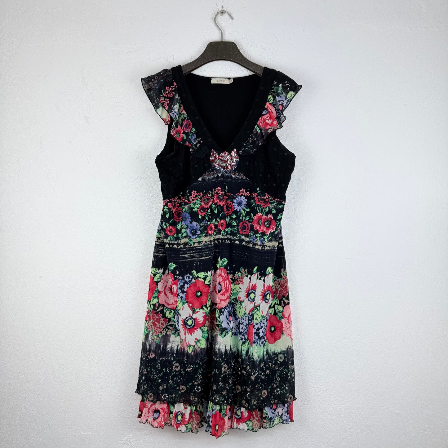 Kuratierter Vintage Onlineshop nachhaltige Secondhand Kleidung online kaufen, Online Shop Vintage, Vintage Online Shop, Second Hand Online Shop, gebraucht, zweite Hand, reused, preloved, Y2K, thriftshop, thriftstore, thrifting, thrift shop, thrift store, Grunge, Blumen