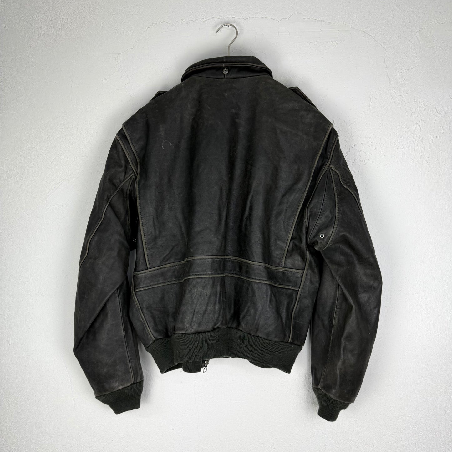 Kuratierter Vintage Onlineshop nachhaltige Secondhand Kleidung online kaufen, Online Shop Vintage, Vintage Online Shop, Second Hand Online Shop, gebraucht, zweite Hand, reused, preloved, Y2K, thriftshop, thriftstore, thrifting, thrift shop, thrift store