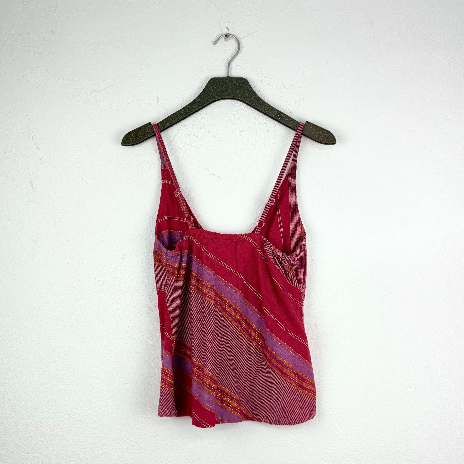 Kuratierter Vintage Onlineshop nachhaltige Secondhand Kleidung online kaufen, Online Shop Vintage, Vintage Online Shop, Second Hand Online Shop, gebraucht, zweite Hand, reused, preloved, Y2K, thriftshop, thriftstore, thrifting, thrift shop, thrift store