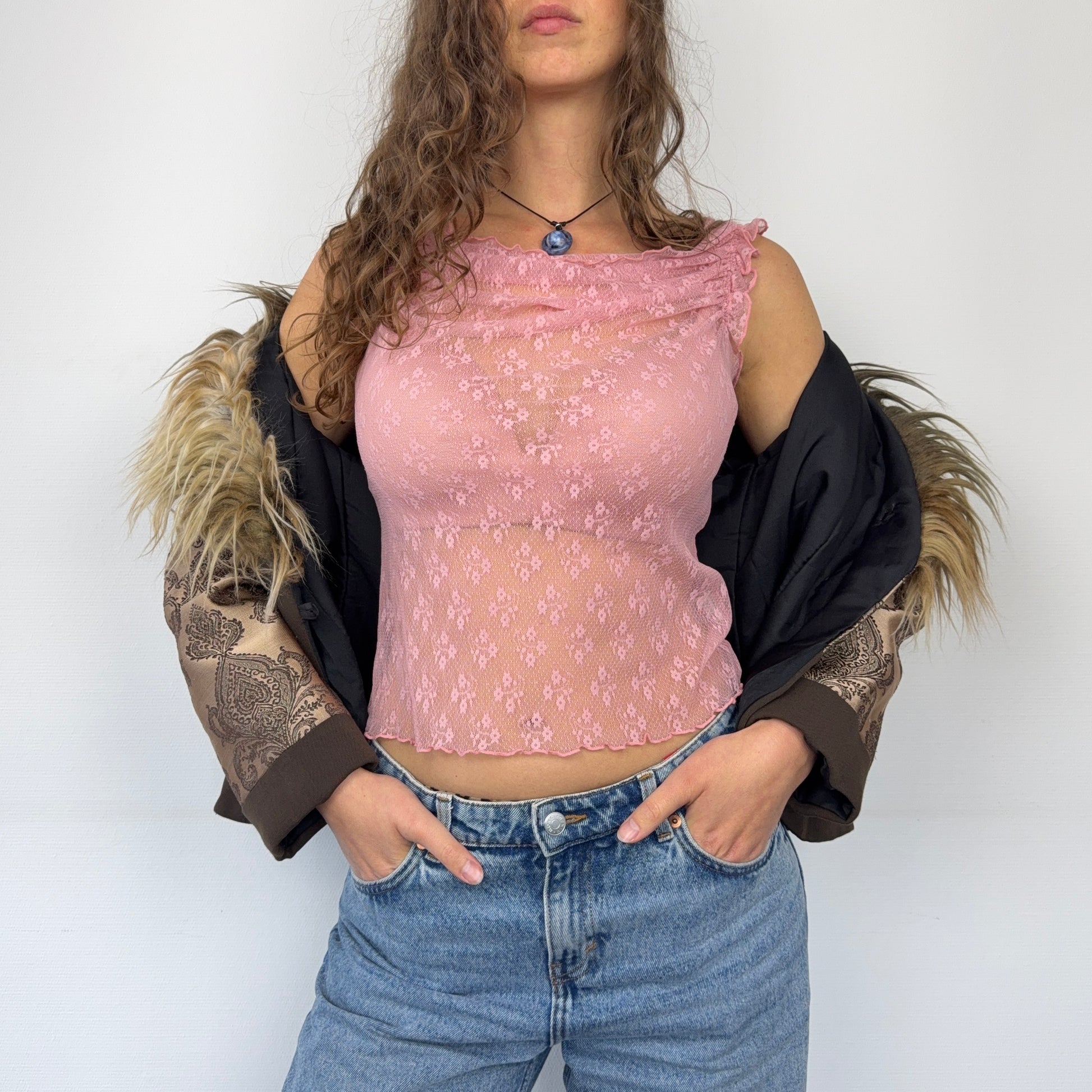 Kuratierter Vintage Onlineshop nachhaltige Secondhand Kleidung online kaufen, Online Shop Vintage, Vintage Online Shop, Second Hand Online Shop, gebraucht, zweite Hand, reused, preloved, Y2K, thriftshop, thriftstore, thrifting, thrift shop, thrift store, Y2K, Mesh, Romantic