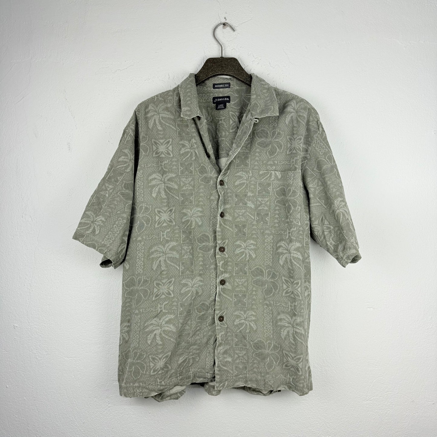 Kuratierter Vintage Onlineshop nachhaltige Secondhand Kleidung online kaufen, Online Shop Vintage, Vintage Online Shop, Second Hand Online Shop, gebraucht, zweite Hand, reused, preloved, Y2K, thriftshop, thriftstore, thrifting, thrift shop, thrift store