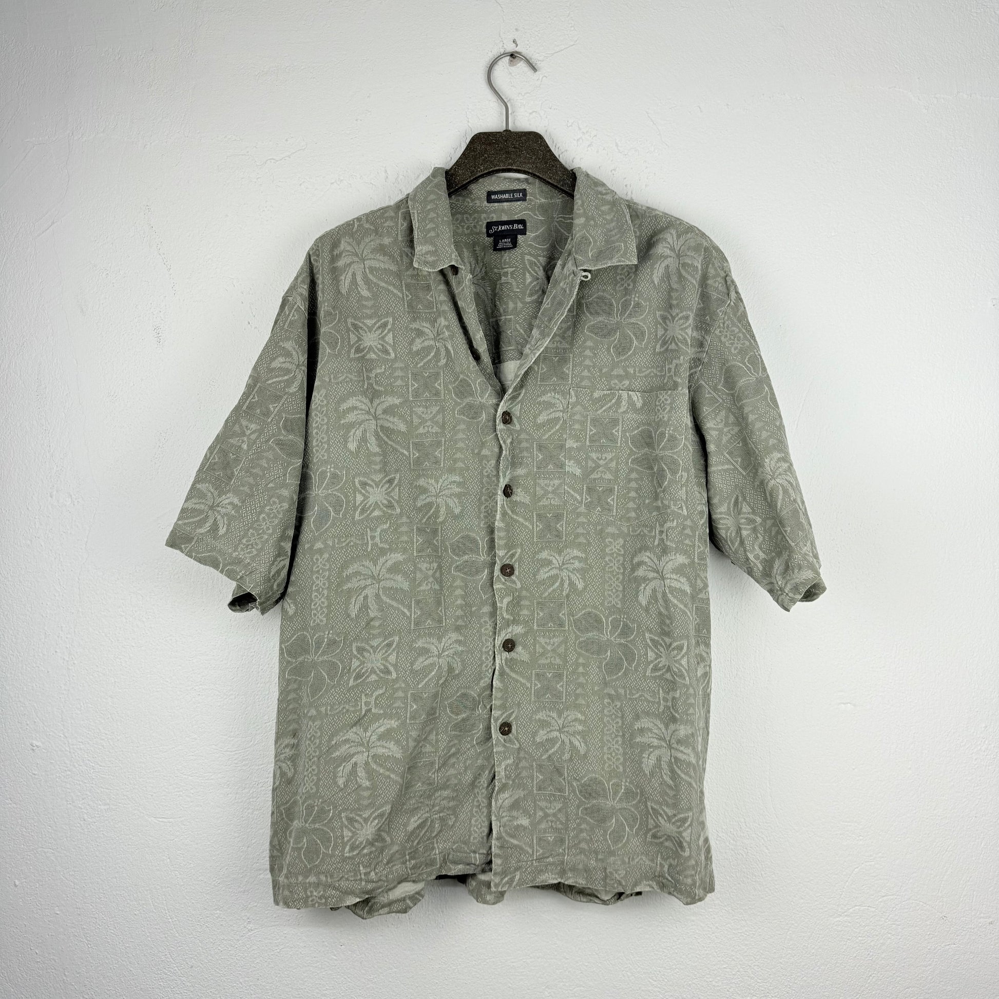 Kuratierter Vintage Onlineshop nachhaltige Secondhand Kleidung online kaufen, Online Shop Vintage, Vintage Online Shop, Second Hand Online Shop, gebraucht, zweite Hand, reused, preloved, Y2K, thriftshop, thriftstore, thrifting, thrift shop, thrift store