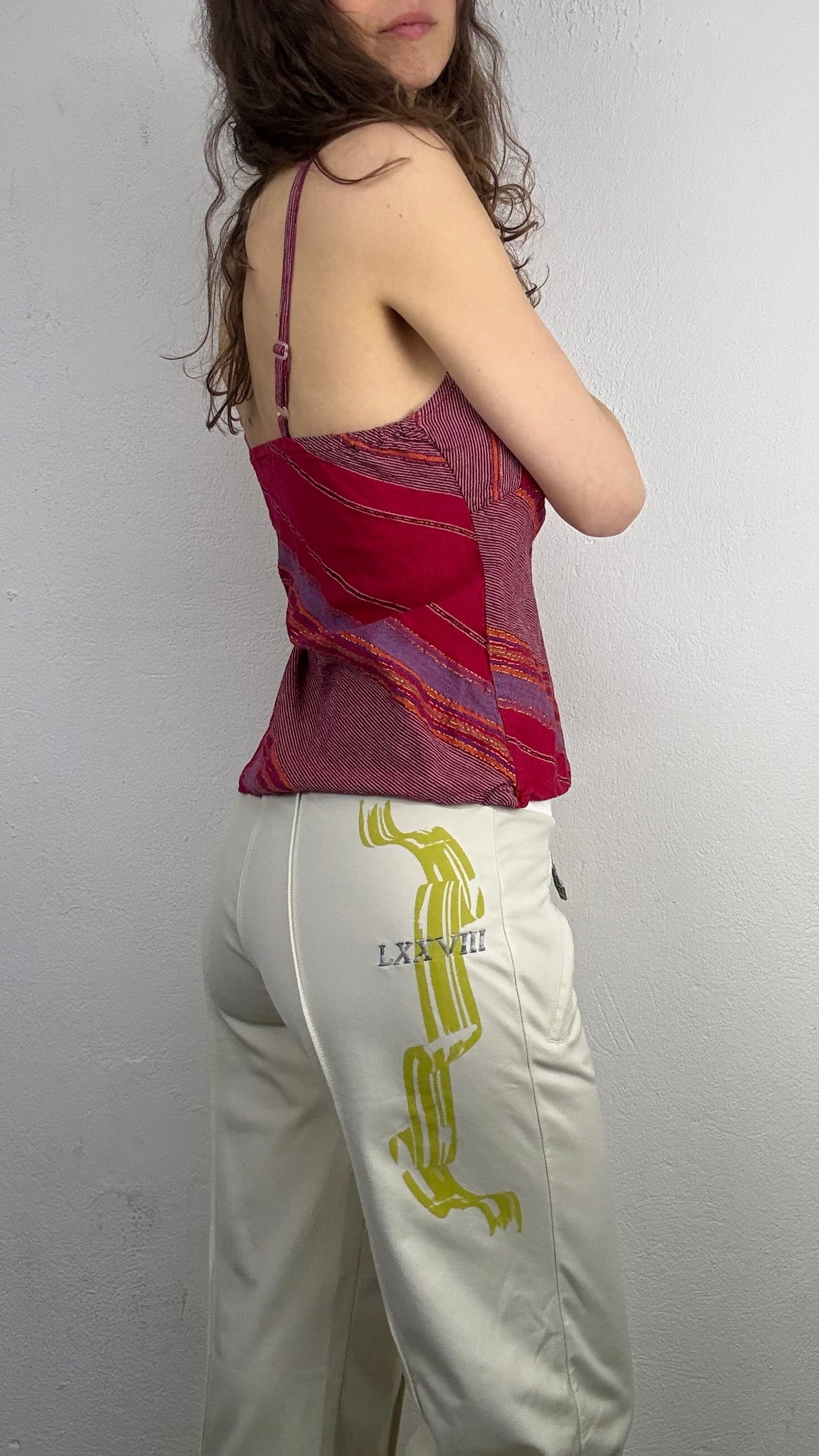 Kuratierter Vintage Onlineshop nachhaltige Secondhand Kleidung online kaufen, Online Shop Vintage, Vintage Online Shop, Second Hand Online Shop, gebraucht, zweite Hand, reused, preloved, Y2K, thriftshop, thriftstore, thrifting, thrift shop, thrift store