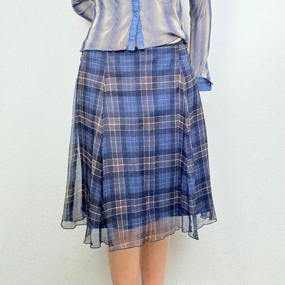 Kuratierter Vintage Onlineshop nachhaltige Secondhand Kleidung online kaufen, Online Shop Vintage, Vintage Online Shop, Second Hand Online Shop, gebraucht, zweite Hand, reused, preloved, Y2K, thriftshop, thriftstore, thrifting, thrift shop, thrift store, Plaid, Schottenmuster, Retro, Schoolskirt