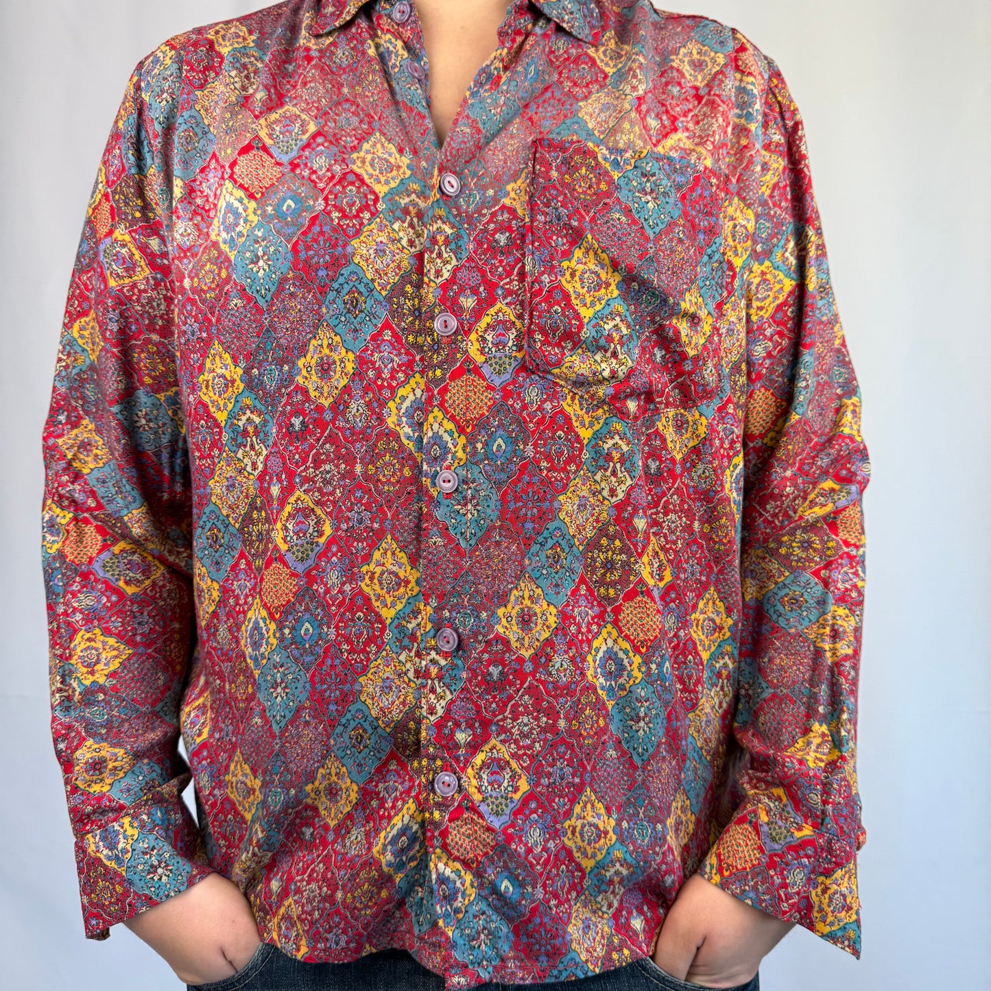 Kuratierter Vintage Onlineshop nachhaltige Secondhand Kleidung online kaufen, Online Shop Vintage, Vintage Online Shop, Second Hand Online Shop, gebraucht, zweite Hand, reused, preloved, Y2K, thriftshop, thriftstore, thrifting, thrift shop, thrift store, Paisleymuster, Crazy Pattern