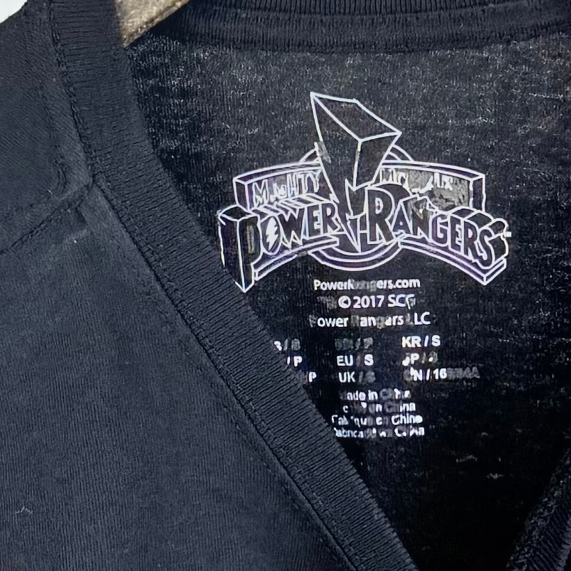 Kuratierter Vintage Onlineshop nachhaltige Secondhand Kleidung online kaufen, Online Shop Vintage, Vintage Online Shop, Second Hand Online Shop, gebraucht, zweite Hand, reused, preloved, Y2K, thriftshop, thriftstore, thrifting, thrift shop, thrift store