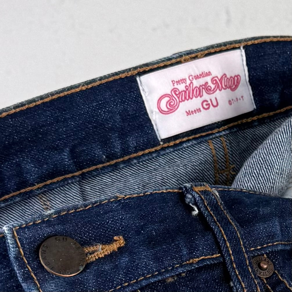 Kuratierter Vintage Onlineshop nachhaltige Secondhand Kleidung online kaufen, Online Shop Vintage, Vintage Online Shop, Second Hand Online Shop, gebraucht, zweite Hand, reused, preloved, Y2K, thriftshop, thriftstore, thrifting, thrift shop, thrift store