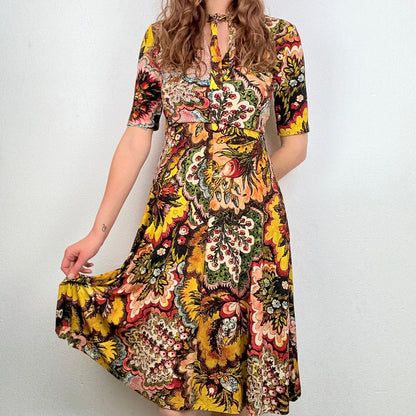 Kuratierter Vintage Onlineshop nachhaltige Secondhand Kleidung online kaufen, Online Shop Vintage, Vintage Online Shop, Second Hand Online Shop, gebraucht, zweite Hand, reused, preloved, Y2K, thriftshop, thriftstore, thrifting, thrift shop, thrift store, Retro, Pflanzenmuster, Maximalist